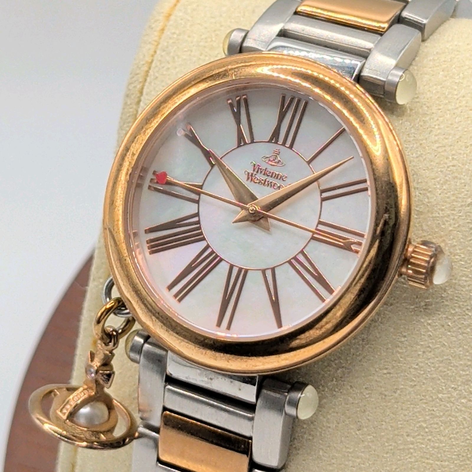 Vivienne Westwood Watch Ladies Quartz Round Gold Shell dial Y2K 00S Working ヴィヴィアンウエストウッド レディース 時計 クオーツ ラウンド ゴールド オーブ ヴィンテージ 稼働品