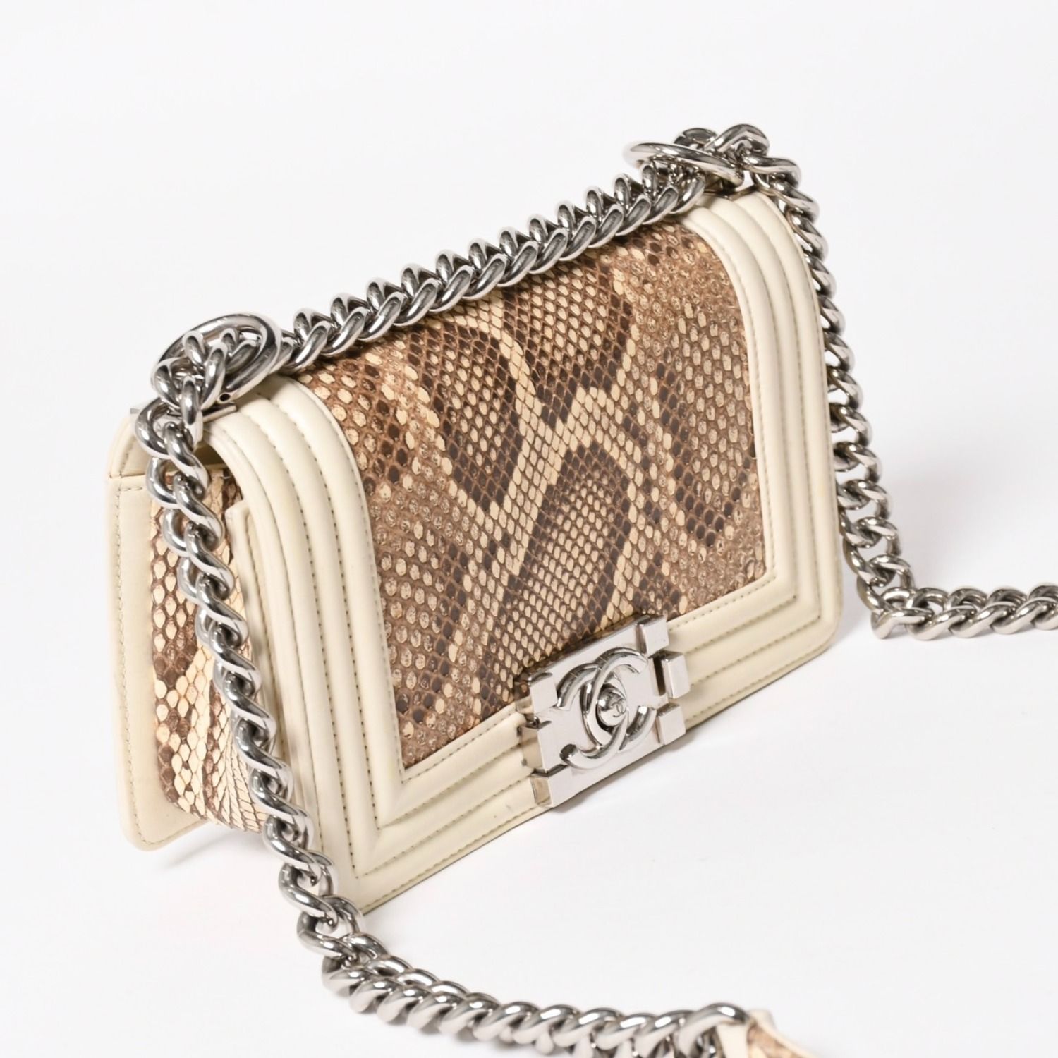 CHANEL シャネル ボーイシャネル チェーンショルダーバッグ 19番台