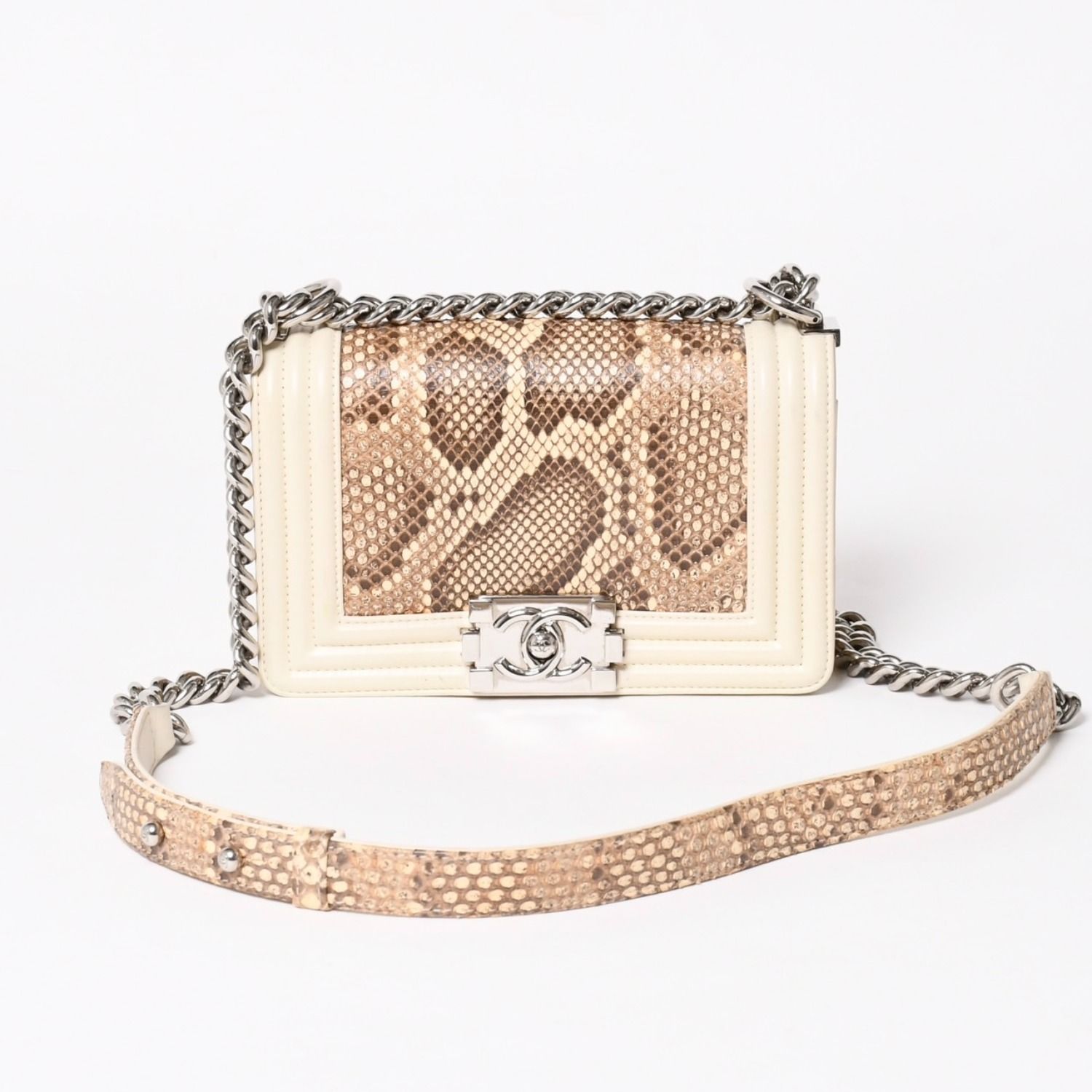 CHANEL シャネル ボーイシャネル チェーンショルダーバッグ 19番台