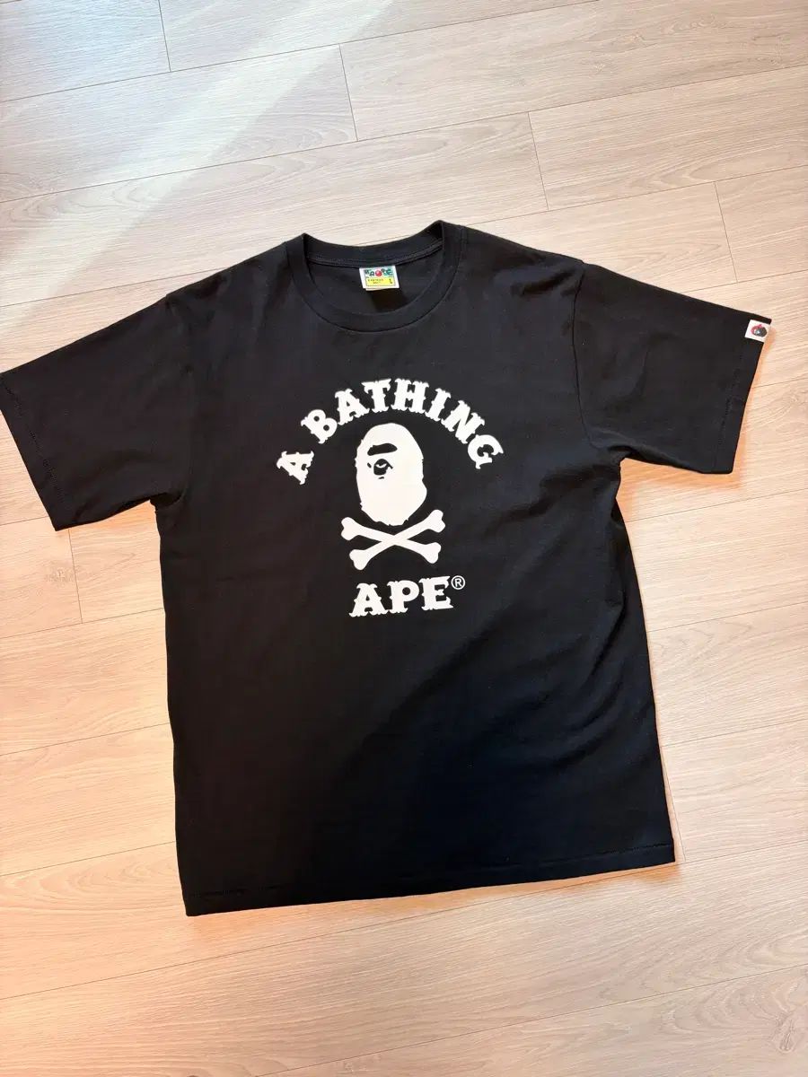 A BATHING APE アベイシングエイプ グラフィック 半袖Tシャツ ブラック