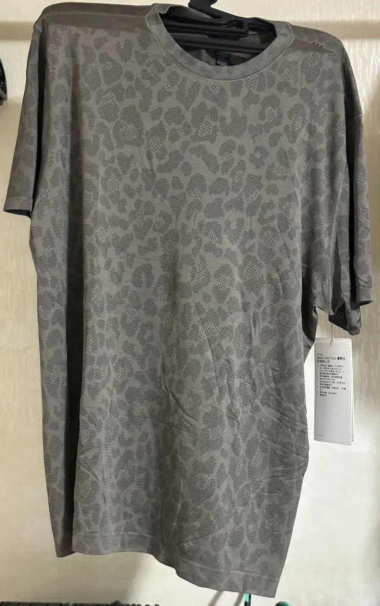 lululemon ルルレモン メタルベンチテック リラックス フィット ヒョウ柄 レオパード 半袖 - L 新品