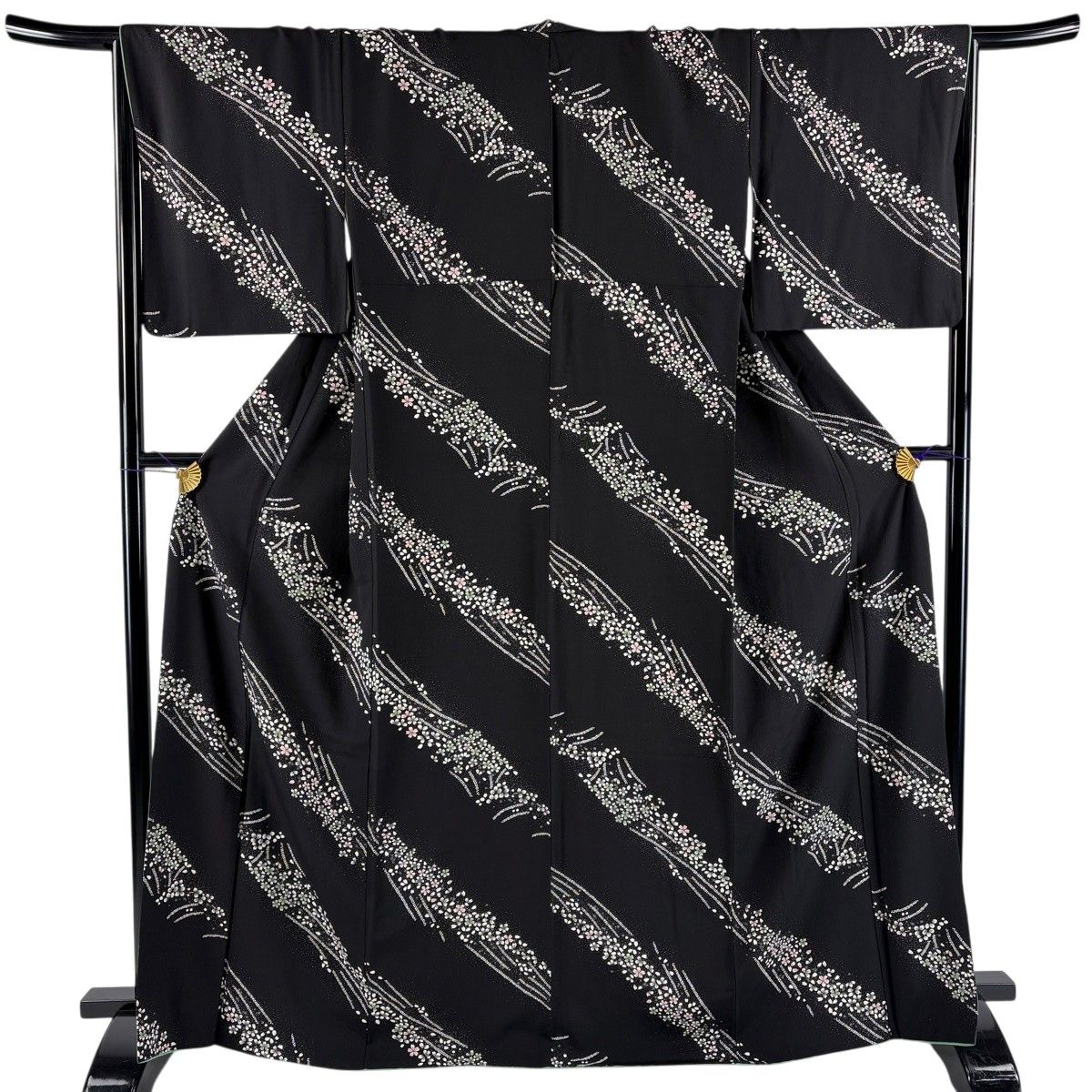 【美品】 小紋 身丈167cm 裄丈67cm M 袷 桜 幾何学 銀彩 黒 正絹 秀品 【中古】
