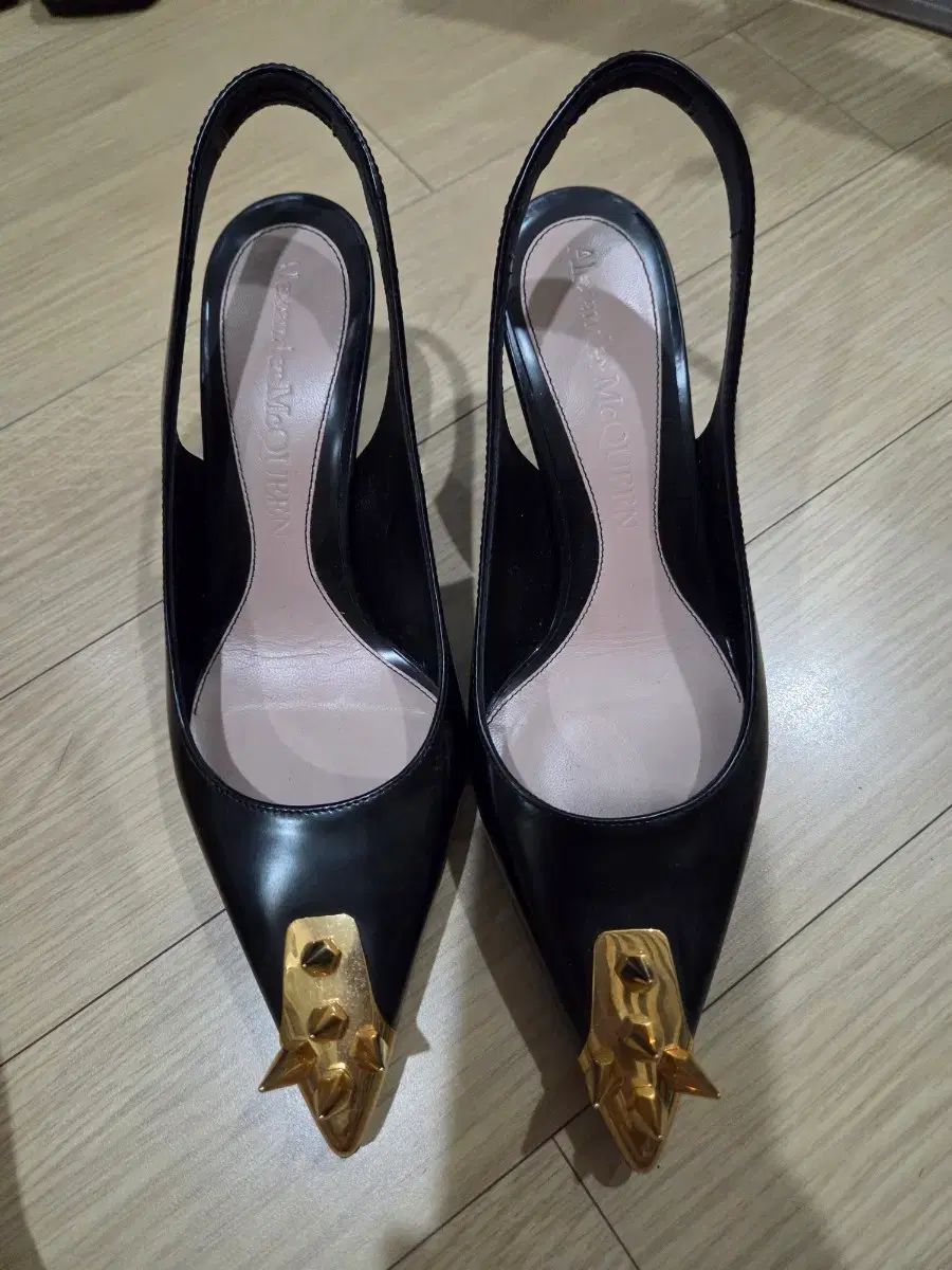 Alexander McQueen アレキサンダー・マックイーン ヒール ブラック GOLD スタッズ スリングバック