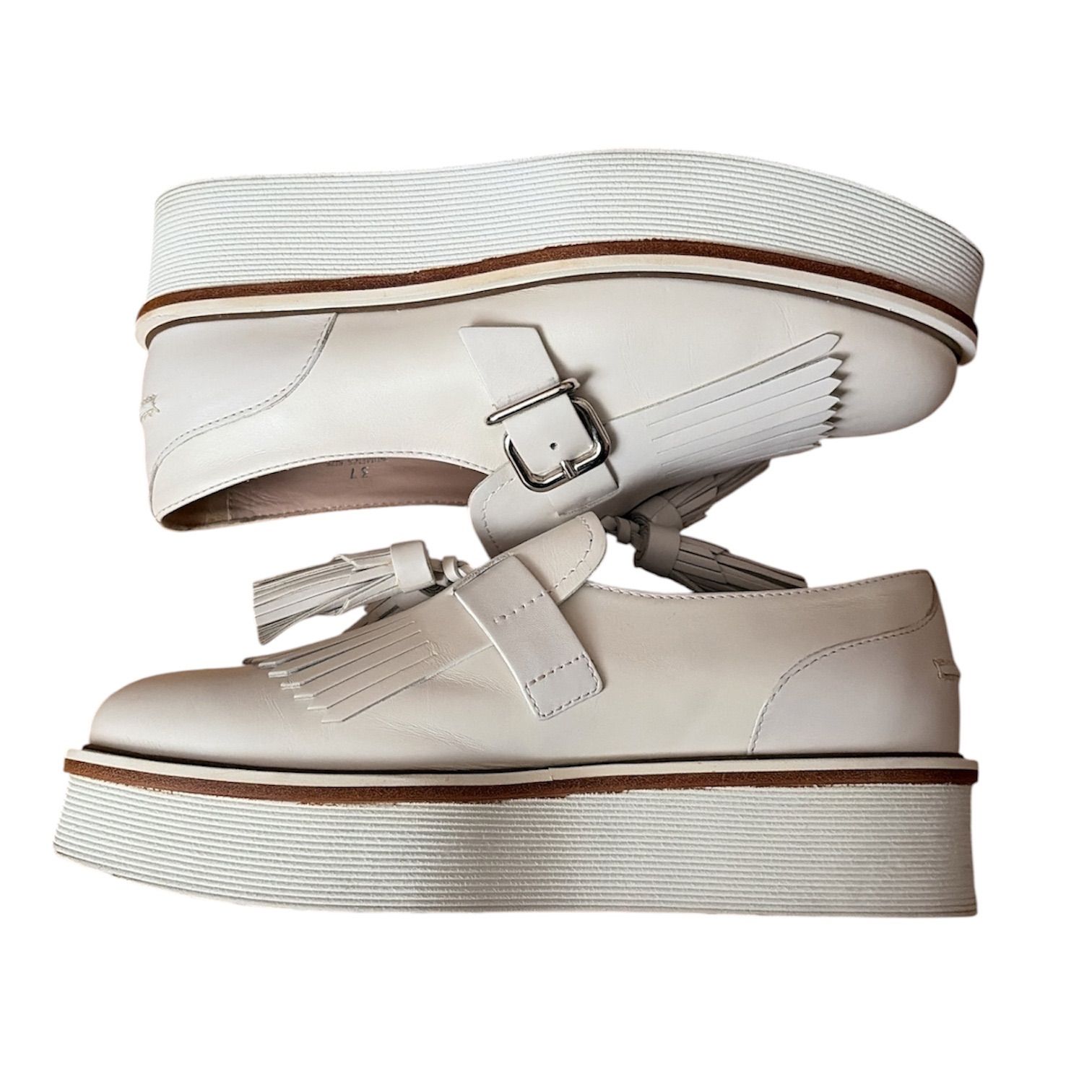 『美品』TOD'S トッズ　タッセルローファー フリンジ　6.5 トッズ Tod's 厚底ローファー タッセル フリンジ ホワイト - メルカリ