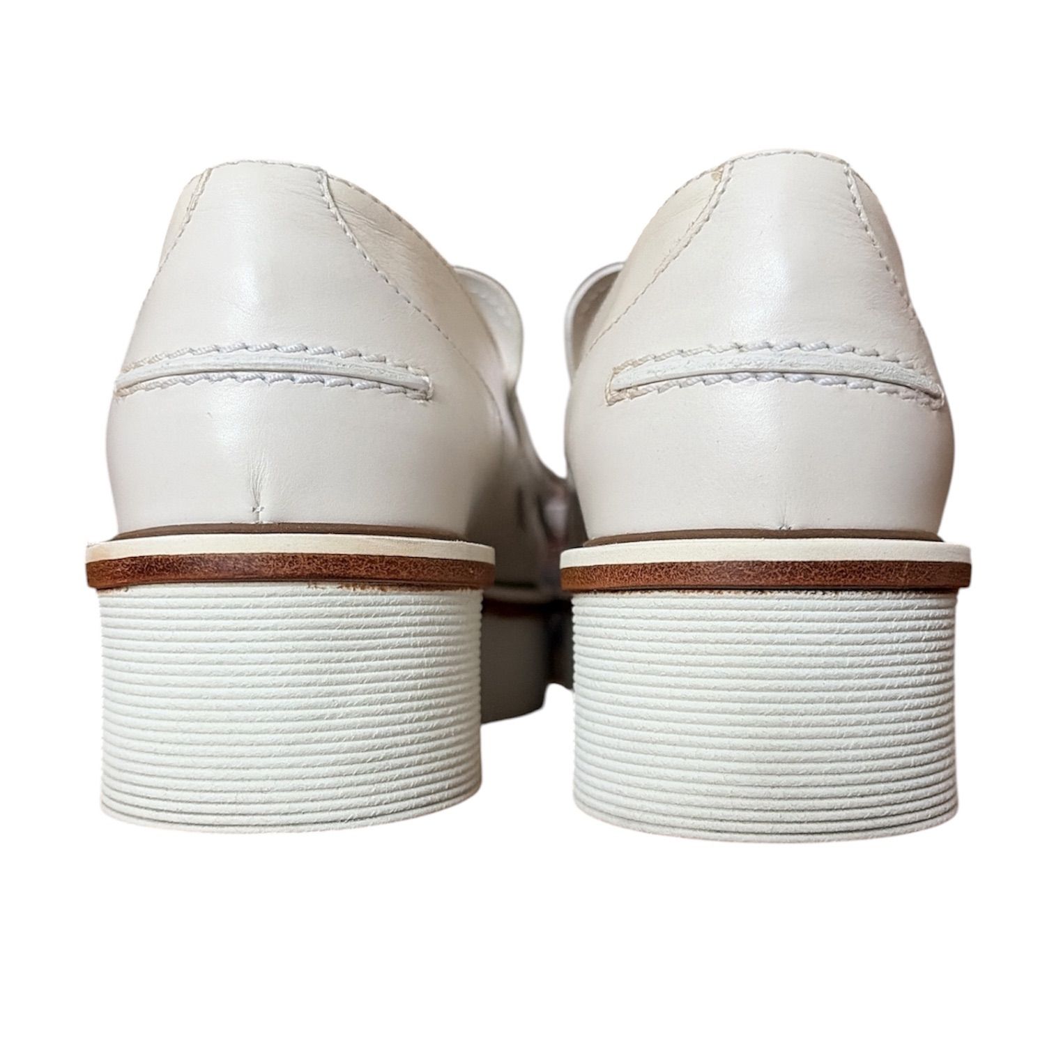 『美品』TOD'S トッズ　タッセルローファー フリンジ　6.5 トッズ Tod's 厚底ローファー タッセル フリンジ ホワイト - メルカリ