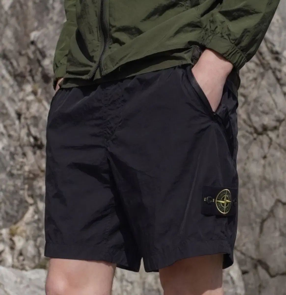 STONE ISLAND ストーンアイランド ナイロン メタル コンフォート フィット ショーツ ブラック 新品