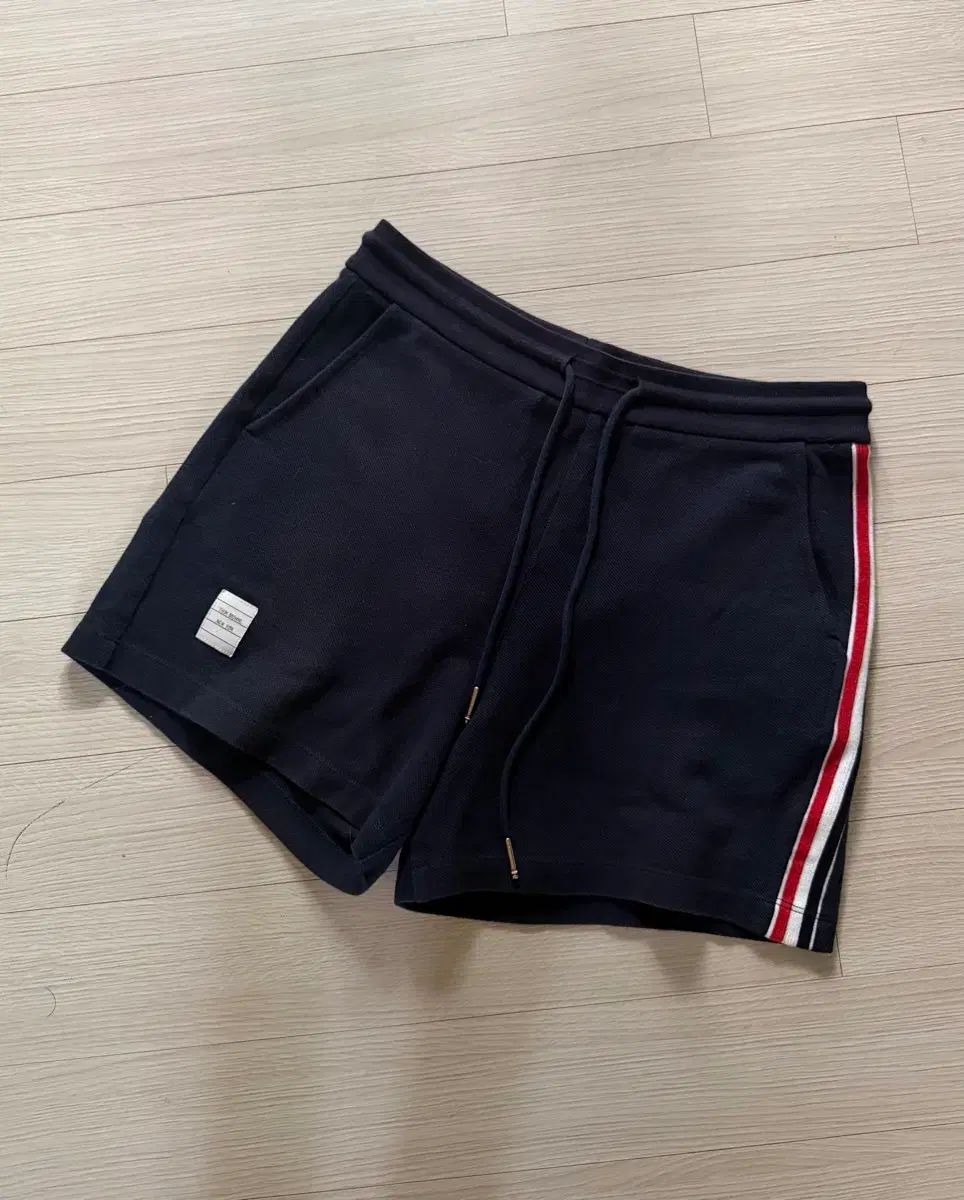 トム・ブラウン RWB 3本線 ハーフパンツ ネイビー 1size 28,483円