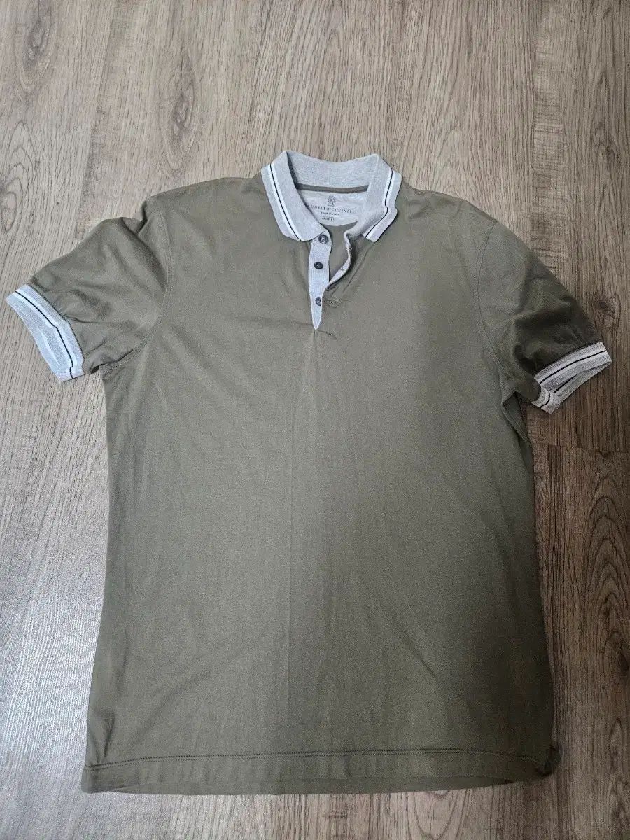 BRUNELLO CUCINELLI(ブルネロクチネリ) カーキ 半袖 カラーTシャツ