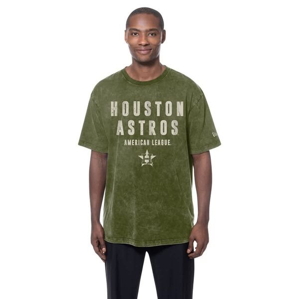 ニューエラ メンズ トップス Tシャツ Mens New Era Olive Houston Astros 2026 Armed Forces Day TShirt Olive オリーブ
