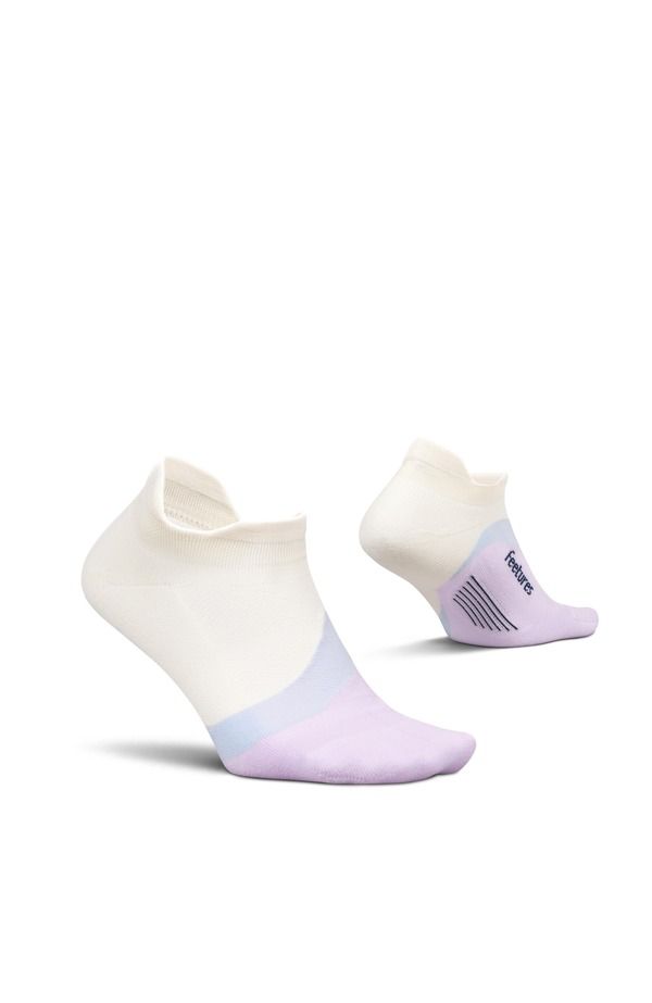 フィーチャー レディース アンダーウェア 靴下 アンクル Feetures Elite Light Cushiono Show Tab Athletic Ankle Socksport Sock wi