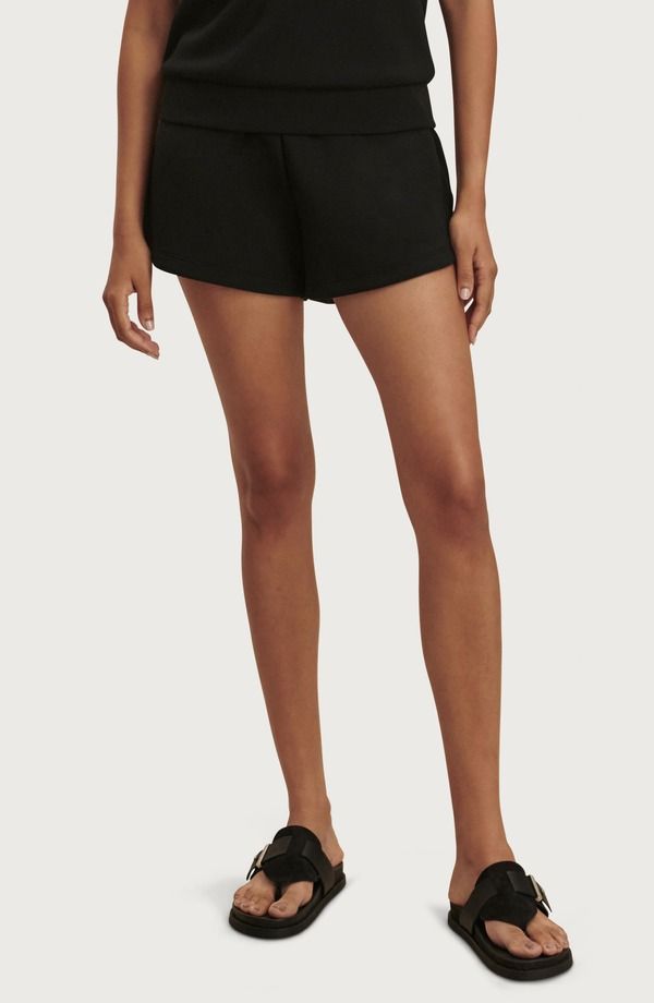 バーレイ レディース ボトムス ハーフパンツ・ショーツ ハイウエスト ショートパンツ Varley Coulter High Waist Shorts BLACK ブラック