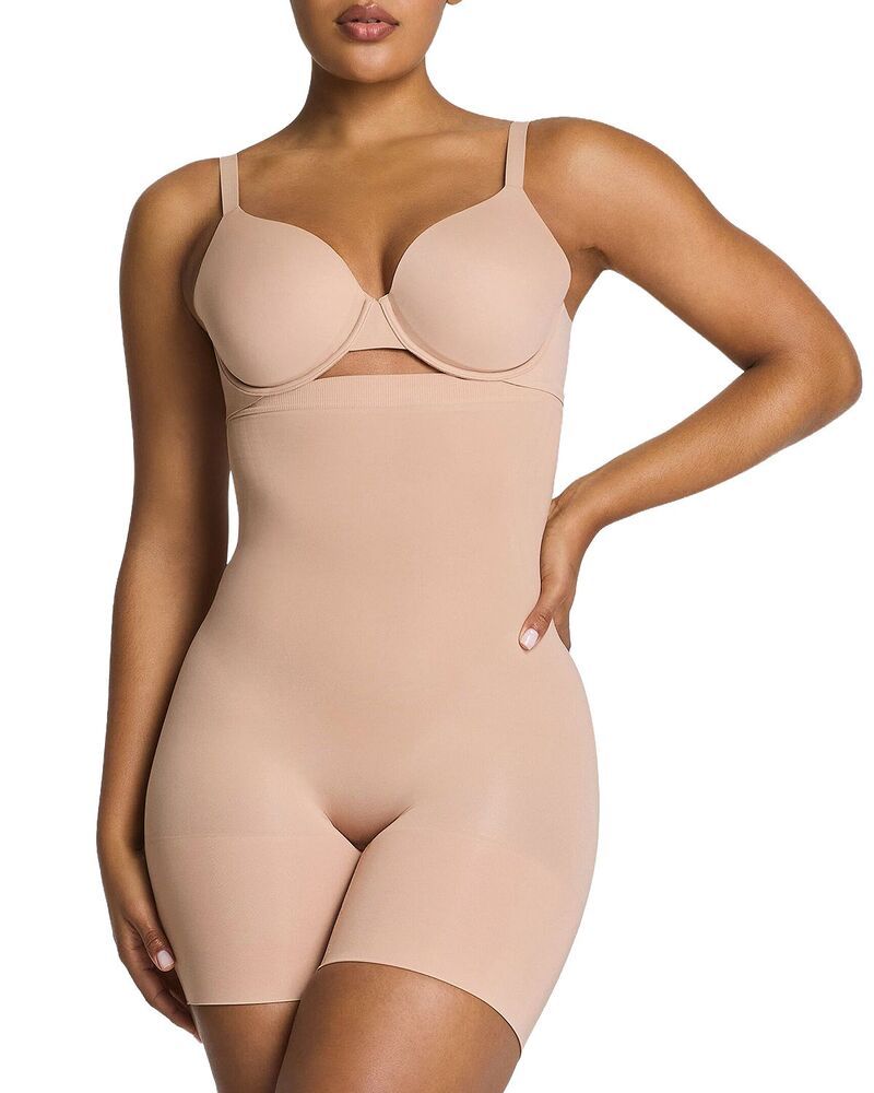 スパンク レディース ボトムス ハーフパンツ・ショーツ ショートパンツ SPANXsculpt Go Figure High Waisted Mid Thigh Shorts Chai