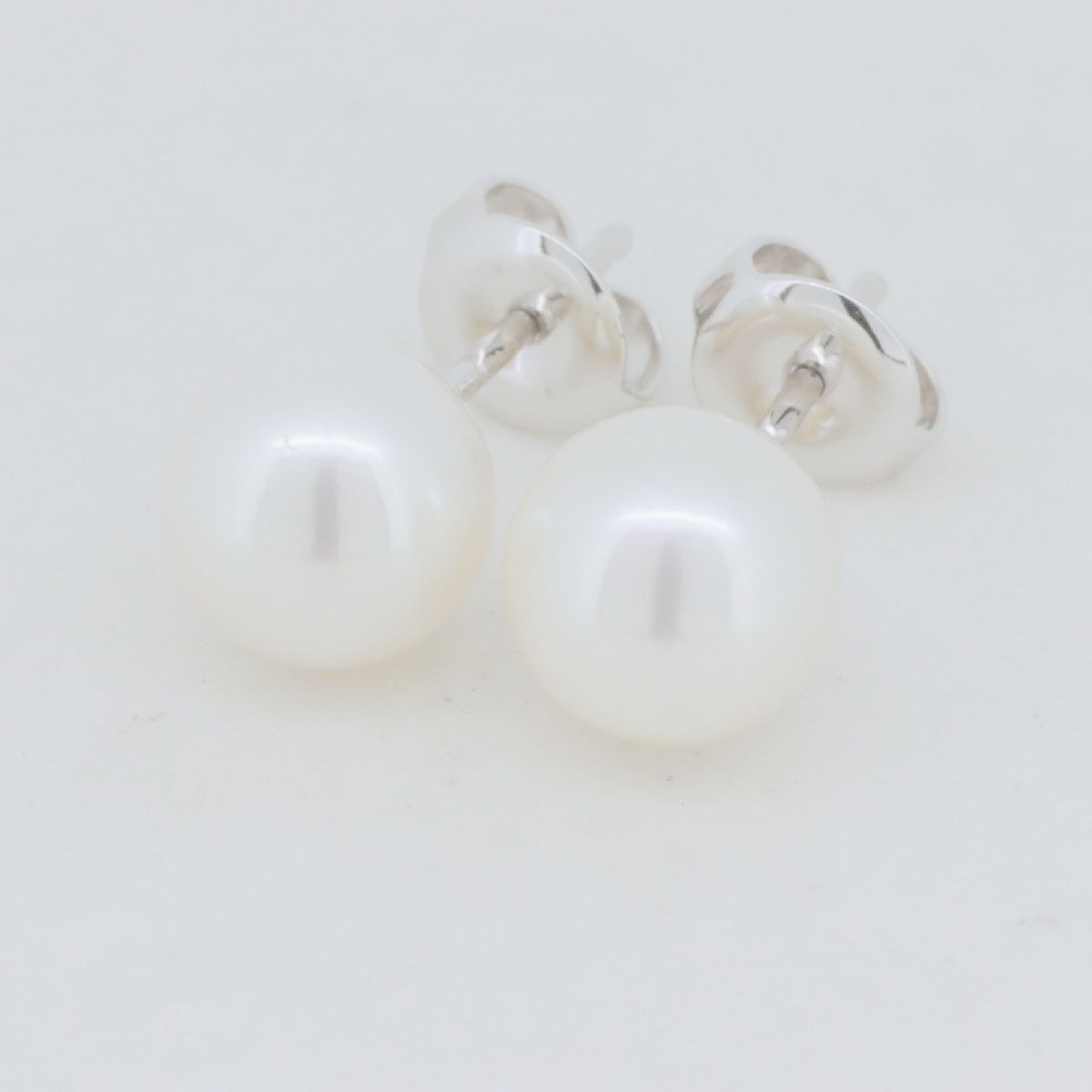 MIKIMOTO ミキモト パールピアス 8.1ミリから8.2ミリ K18WG(18金