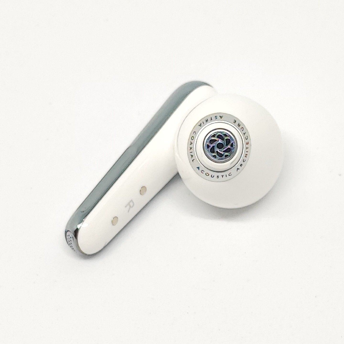 美品】soundcore Liberty4 Proホワイト【右イヤホン】 美品】Anker