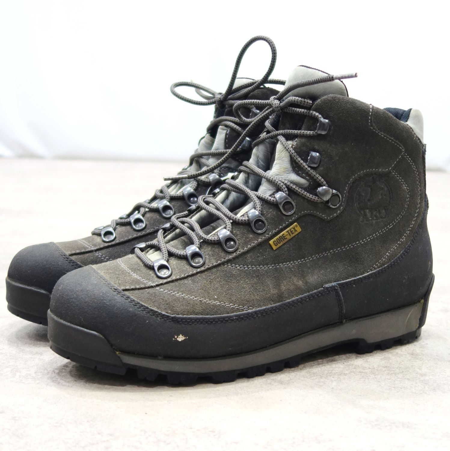 未使用 アク AKU トレッキングシューズ 登山靴 ブーツ ゴアテックス 
