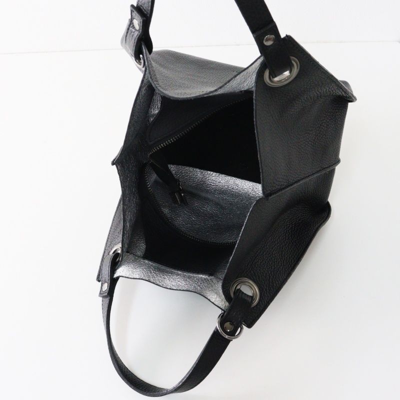 美品 リパーニ RIPANI シュリンクレザー トートバッグ ｜ブラック