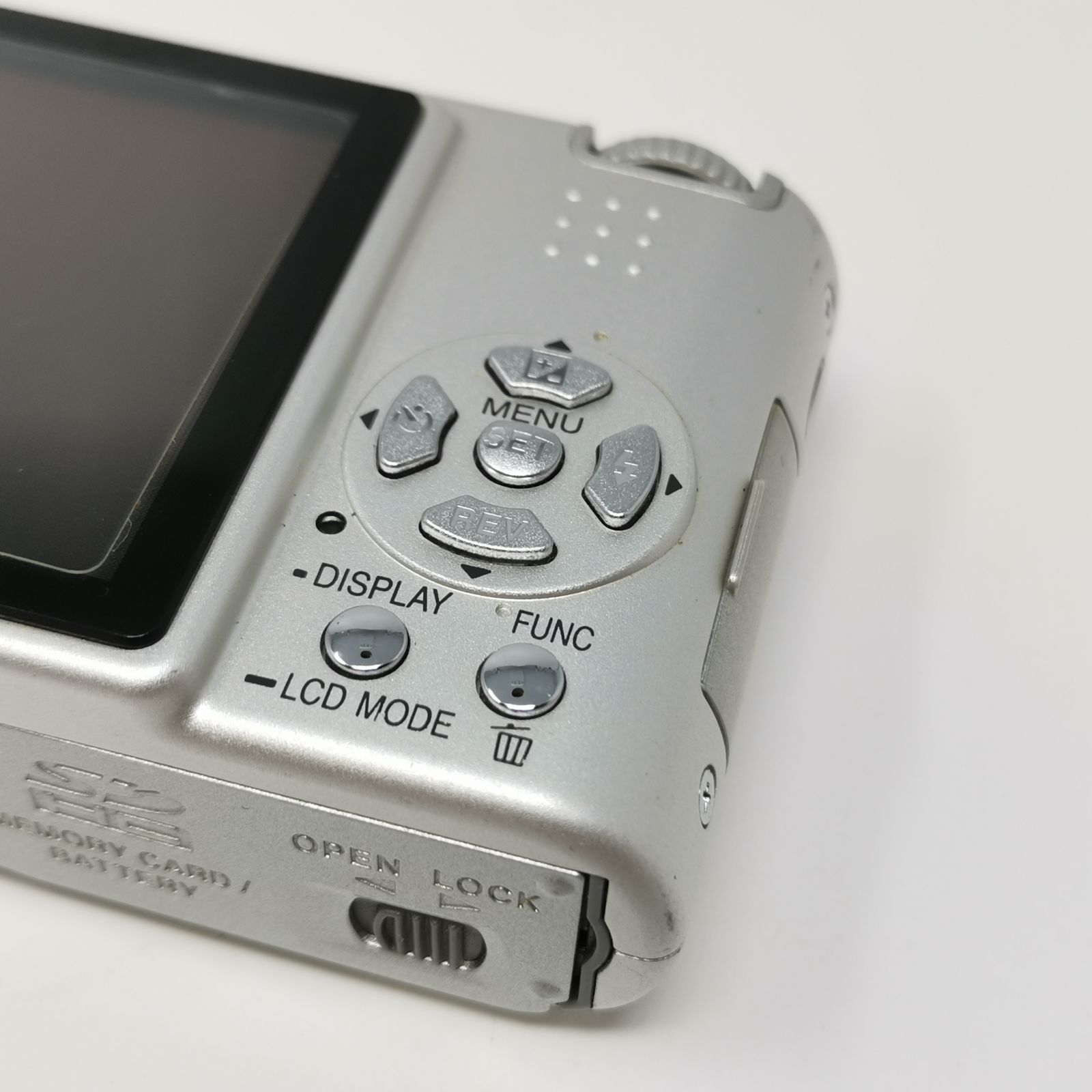 Panasonic LUMIX DMC-FS1 シルバー コンデジ カメラ ジャンク SDカード