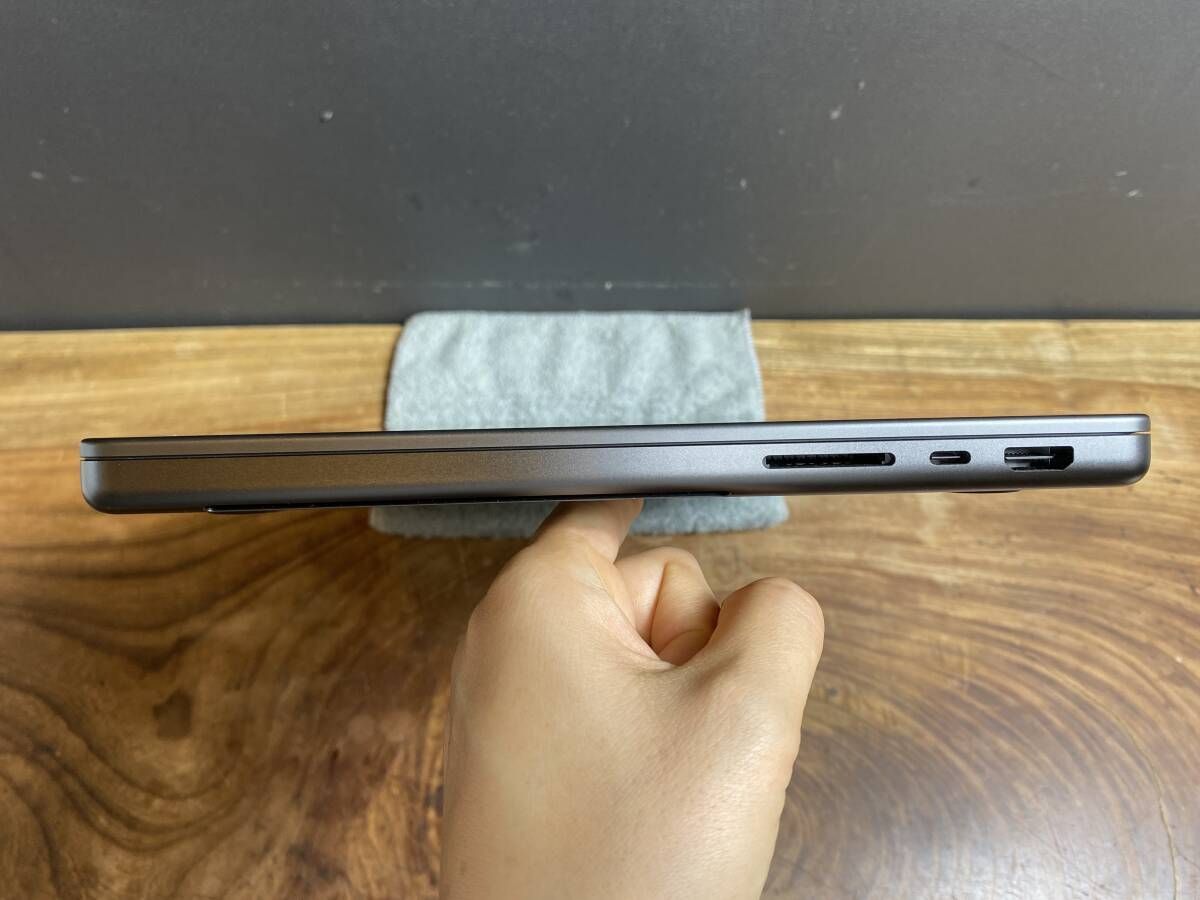 極美品 MacBook Pro 14 M5 Office2024 Win11保証付 - メルカリ