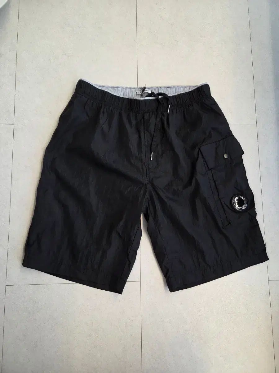 C.P. COMPANY シーピーカンパニー ハーフパンツ L