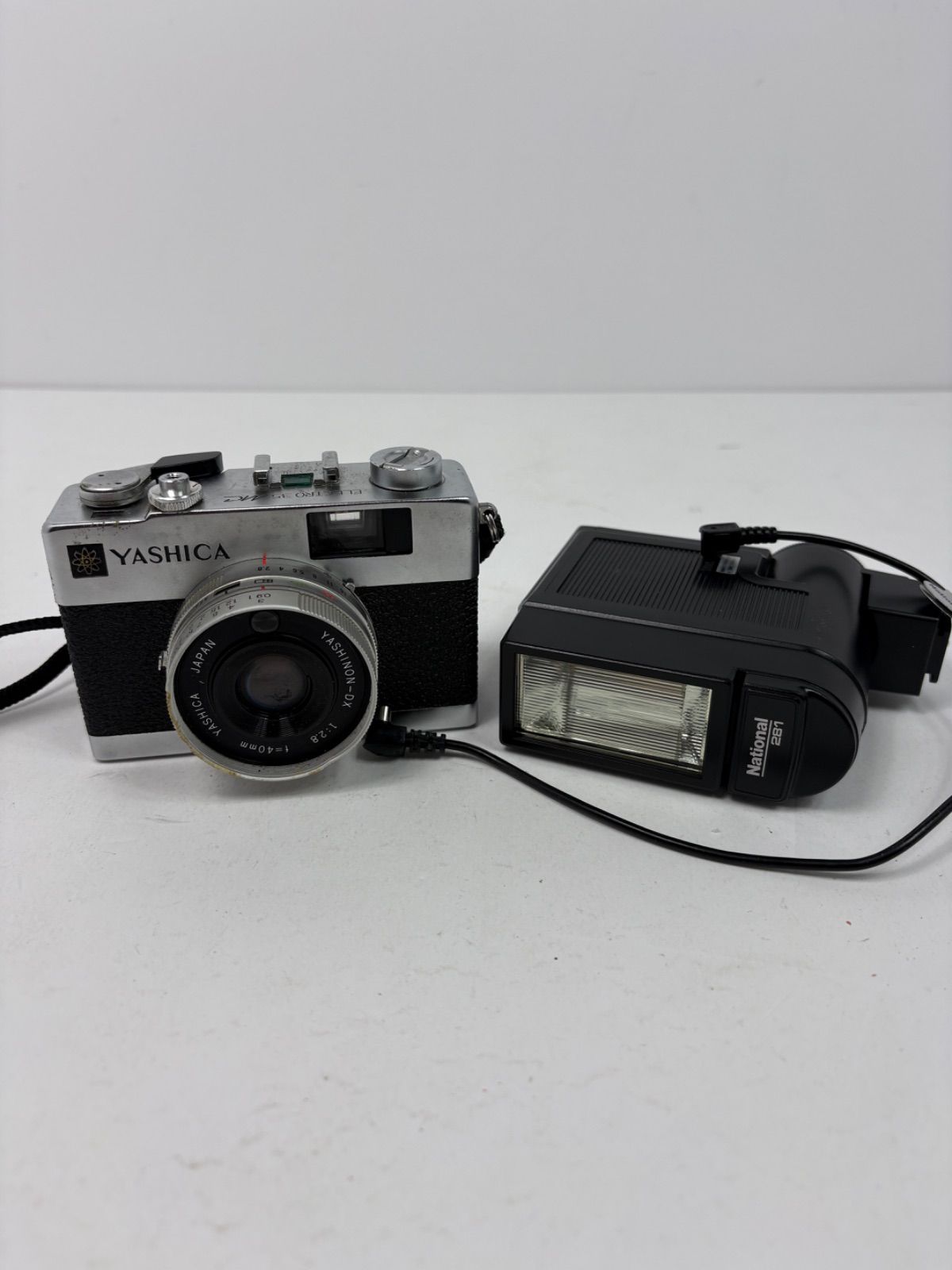 YASHICA ELECTRO 35 MC YASHINON-DX 40mm F2.8 National PE-281 ストロボ付 フィルムカメラ　K-36