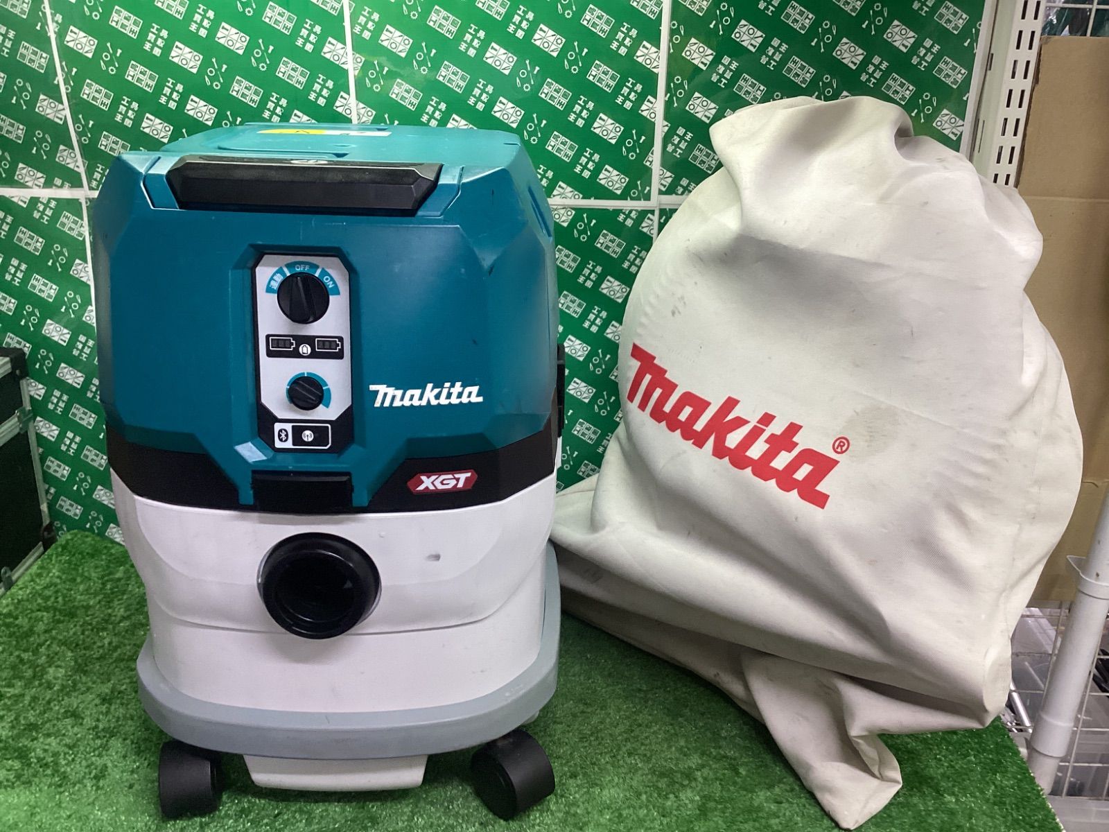 マキタ　40V　充電式集じん機15L(粉じん専用)　本体のみ 　VC004GZ　　/　 ITMIGR7RNQTS
