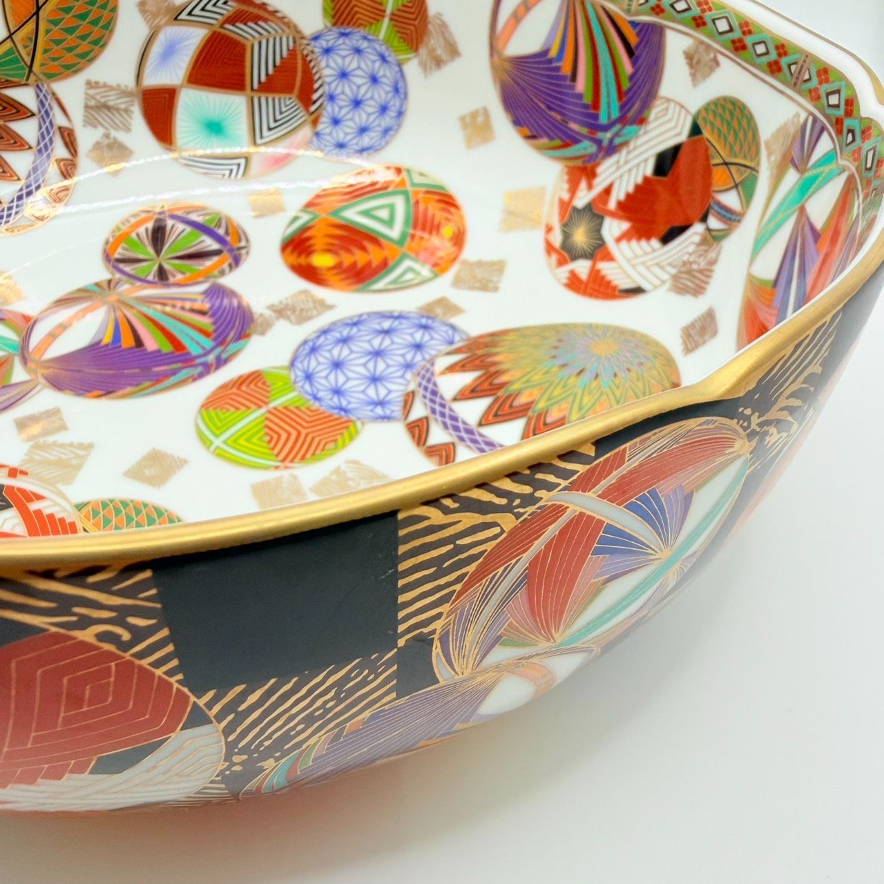 前畑陶器 庫山窯 手毬 大鉢23cm 美濃焼 色絵 金彩 手まり柄 深鉢