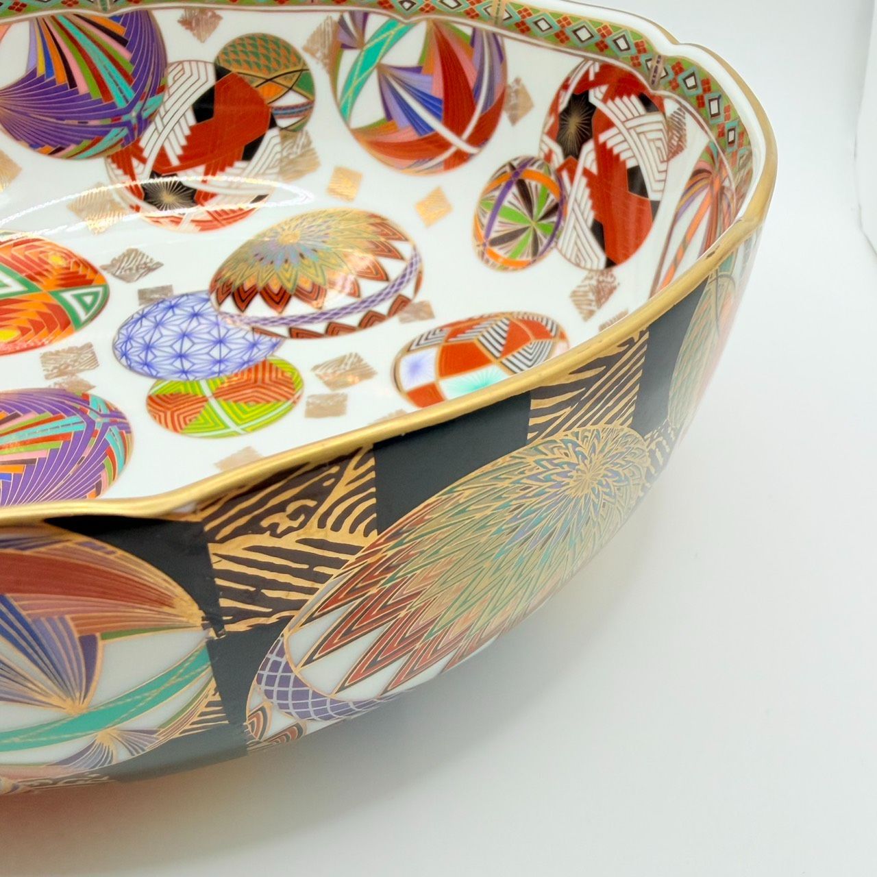 前畑陶器 庫山窯 手毬 大鉢23cm 美濃焼 色絵 金彩 手まり柄 深鉢