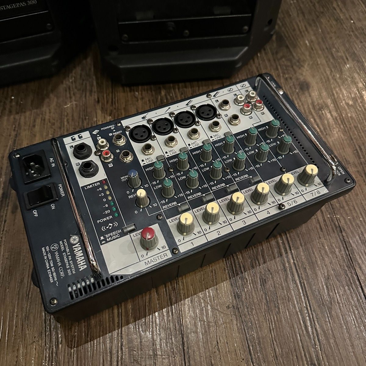 【美品】YAMAHA STAGEPAS ステージパス300 ※スピーカー2本のみ Yamaha STAGEPAS 300 PAスピーカー ステージ モニター パワード