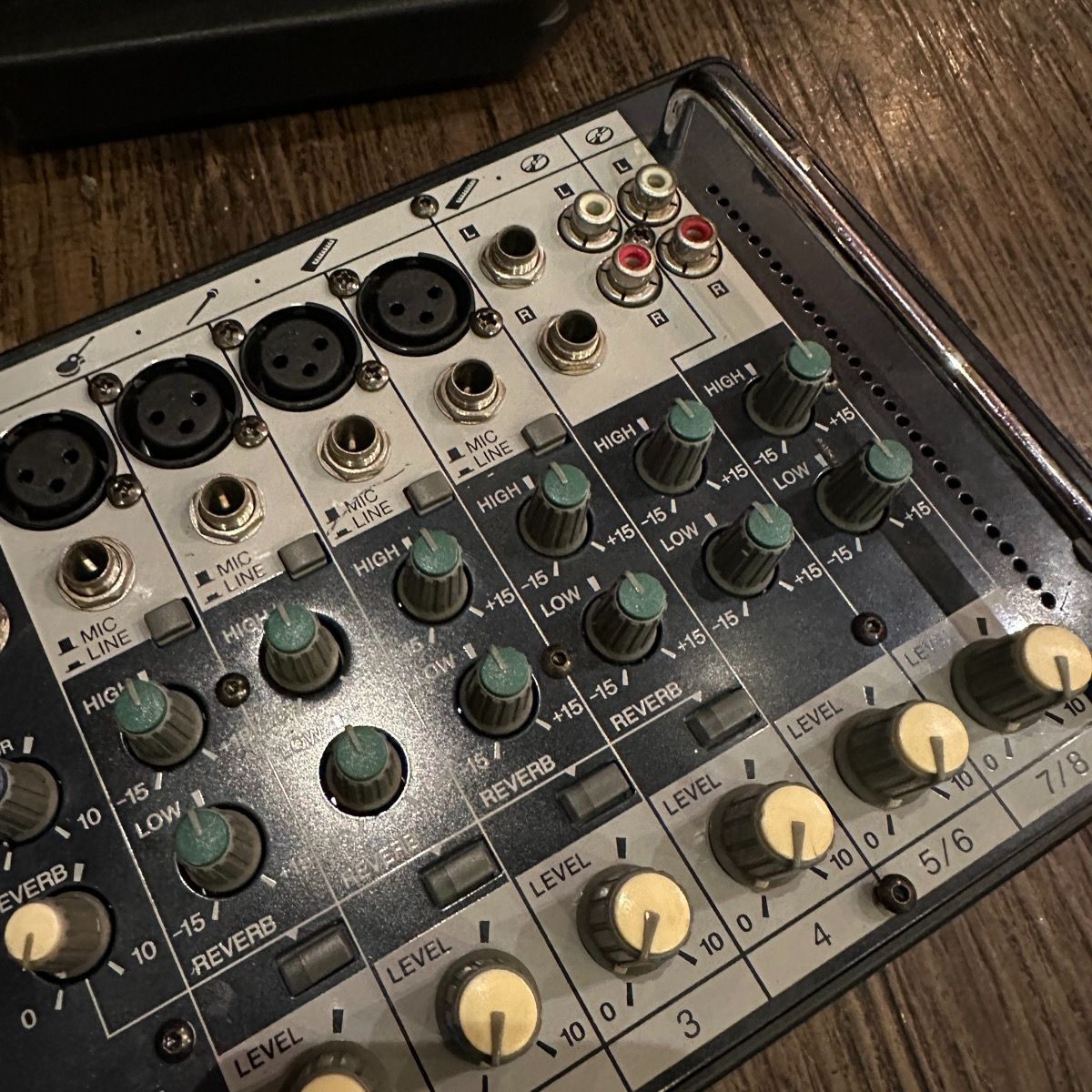 Yamaha STAGEPAS 300 PAスピーカー ステージ モニター パワード
