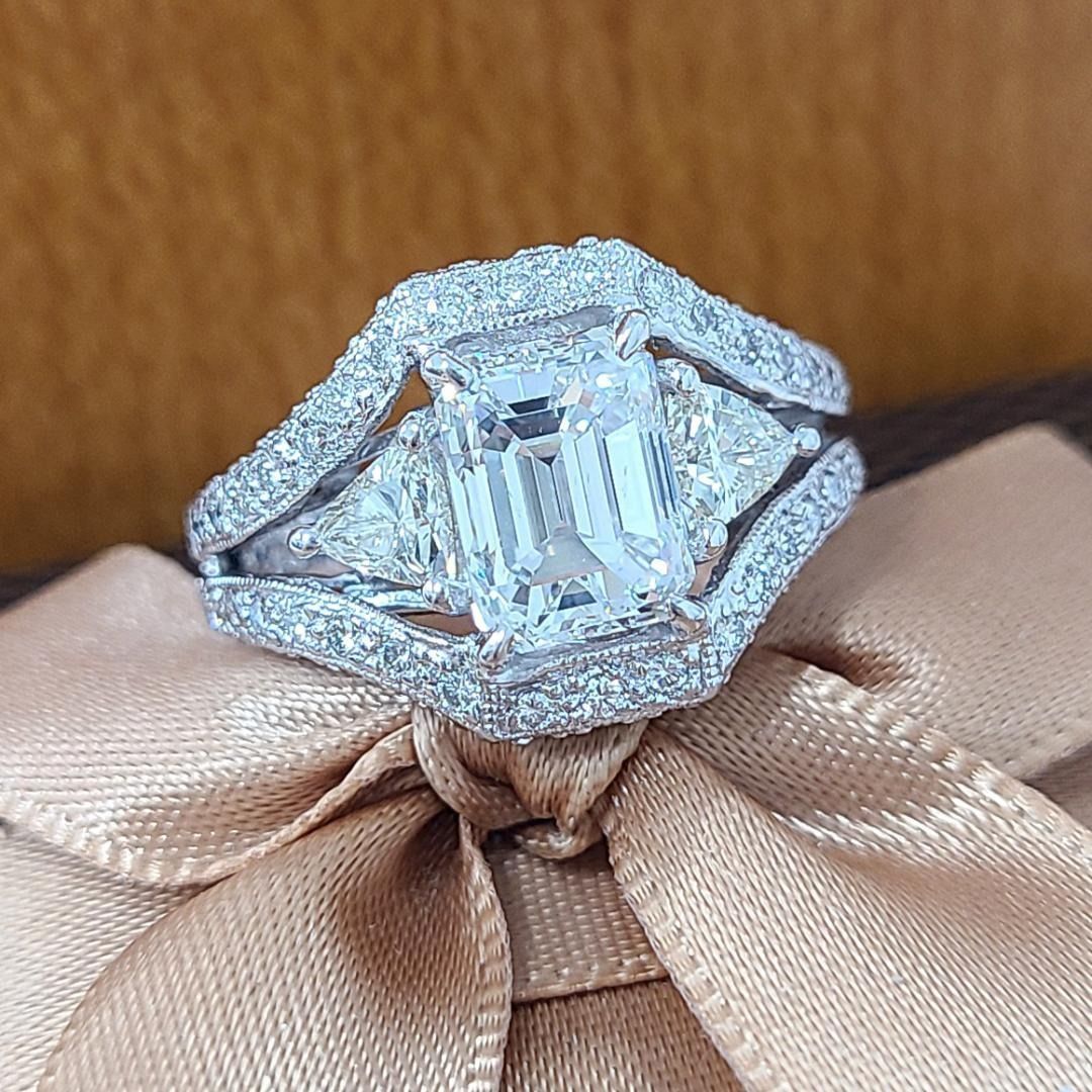 逸品！GIA 2ct D VS1 エメラルドカットダイヤ K18 wgリング