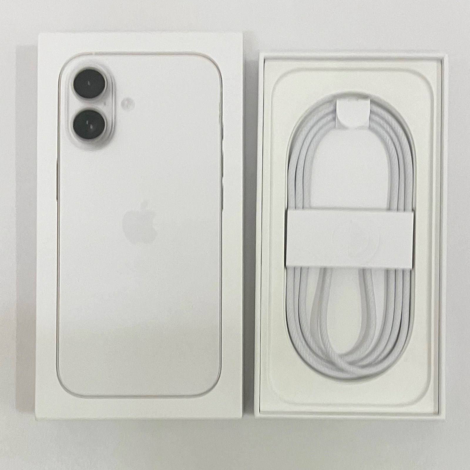 ほぼ新品】iPhone17 256GB ホワイト SIMフリー EKI50081 S - メルカリ