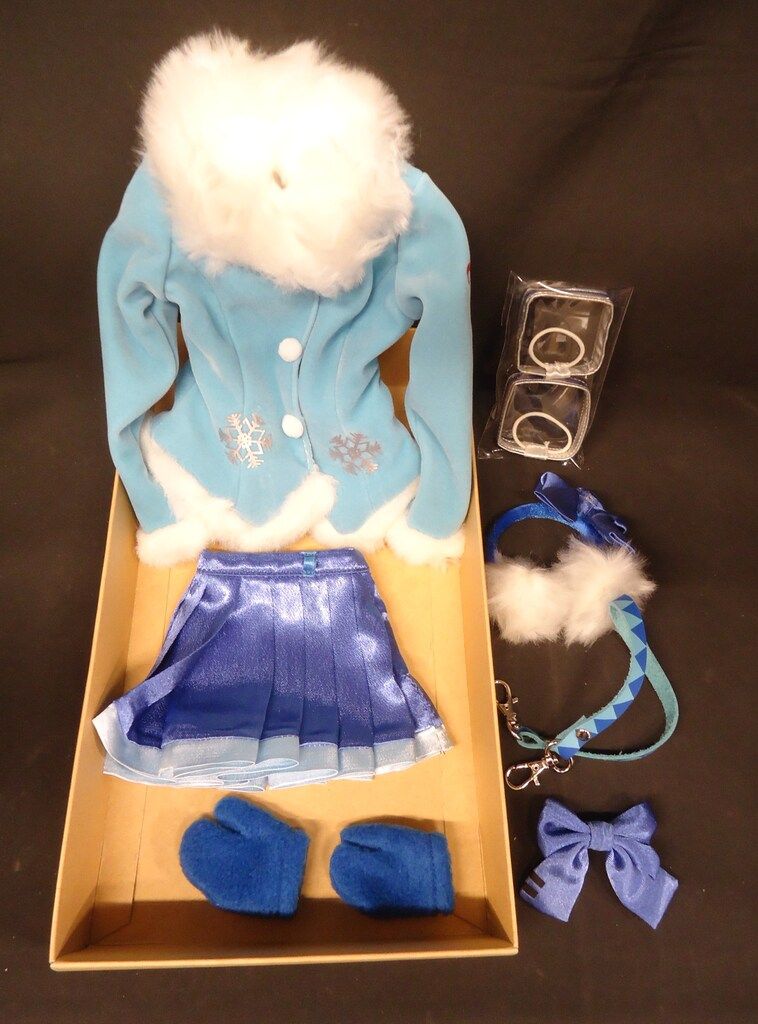 ディーラー製 DDサイズ衣装 ボーカロイド2 雪ミク2012　ふわふわコートver.　サイズ゛：DD（S～M胸）・DDS
