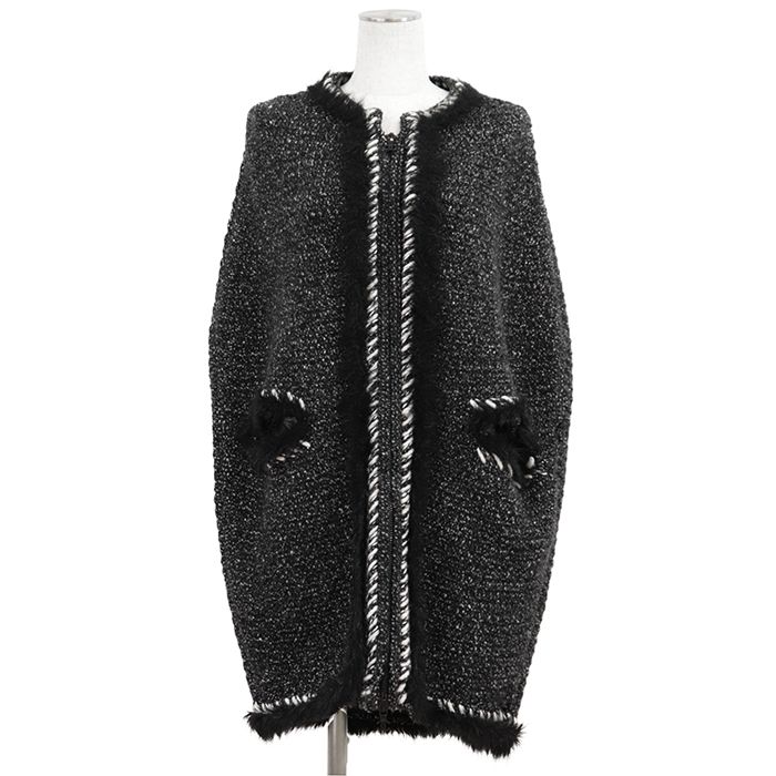 【美品】 CHANEL シャネル ニット ポンチョ ツイード サイズ 36 レディース P39919 2010年製 COCOマーク ロゴ カシミヤ × モヘア × ウール フェイクファー トップス ブラック 黒 イタリア製 カール・ラガーフェルド期