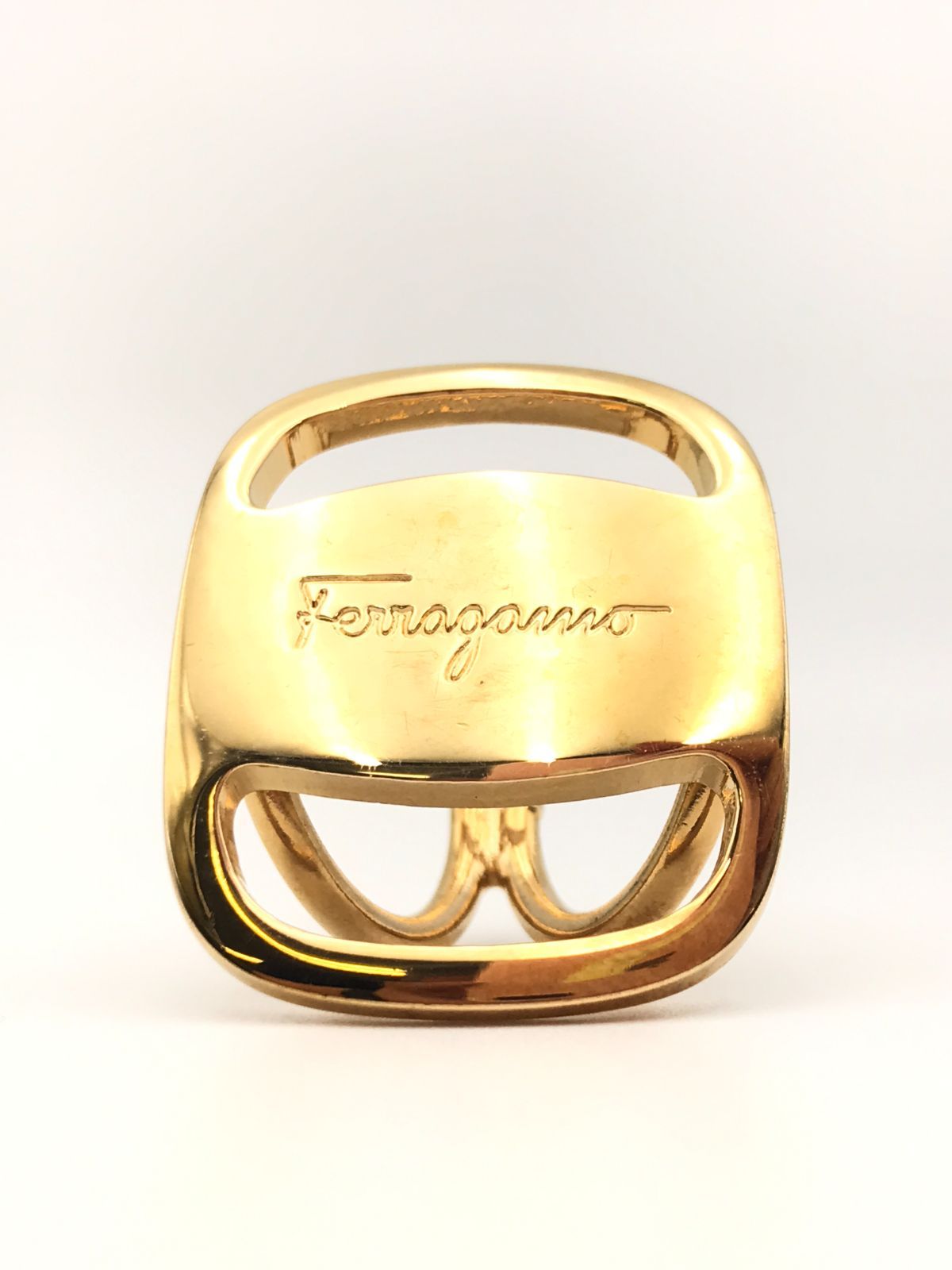 サルヴァトーレフェラガモ Salvatore Ferragamo ヴァラ スカーフリング 