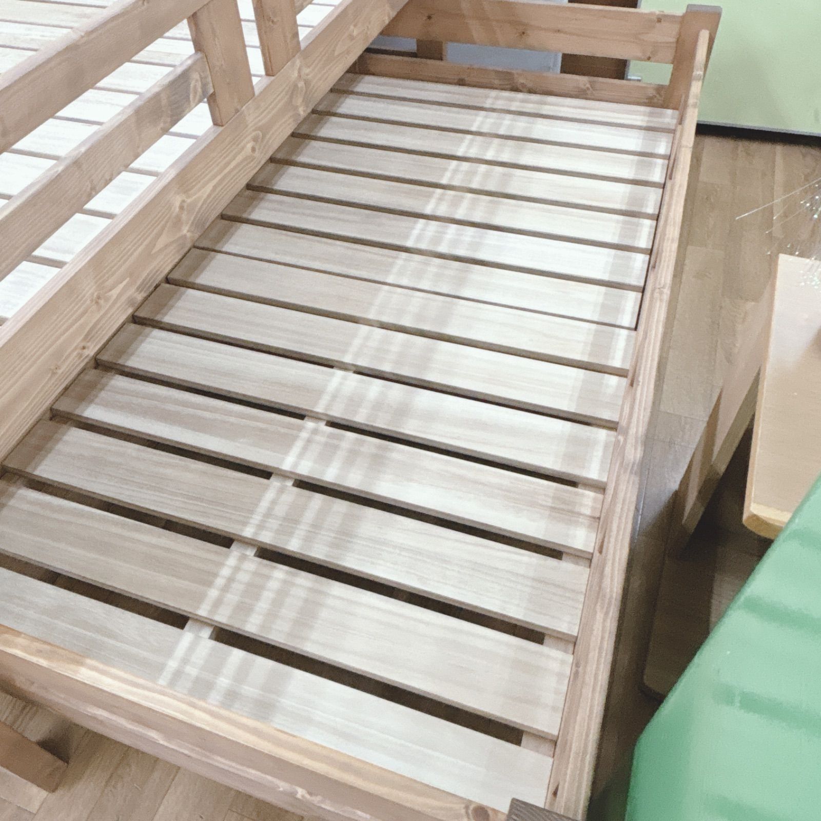 I673 ? 名古屋市近郊配送設置無料！ 大川ベッド工業 天然木 スライド 