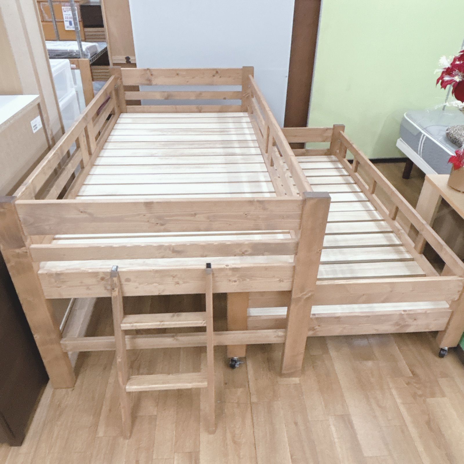 I673 ? 名古屋市近郊配送設置無料！ 大川ベッド工業 天然木 スライド 