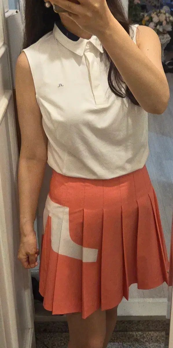 J Lindeberg レディース ノースリーブ カラーTシャツ + プリーツスカート