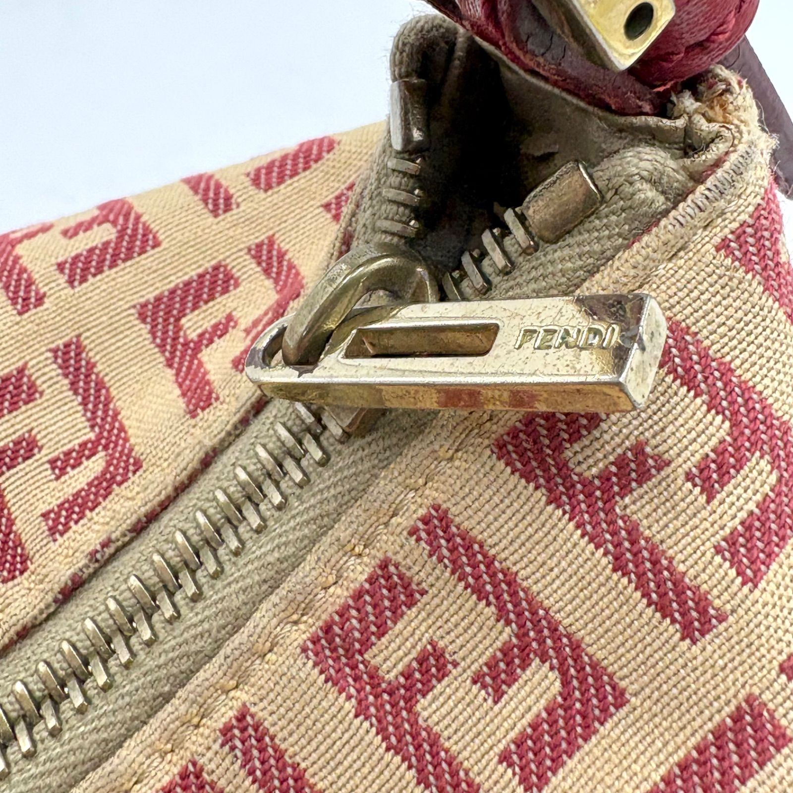 FENDI フェンディ ズッキーノ柄 アクセサリーポーチ ハンドバッグ