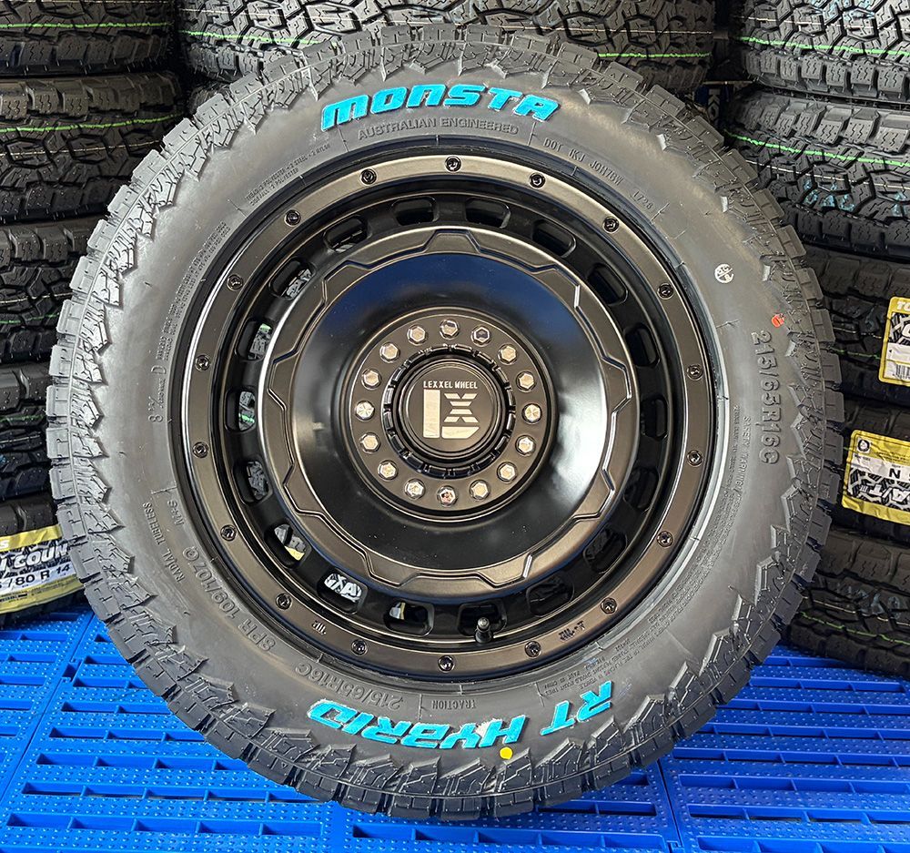 車検対応 200系 ハイエース レジアスエース 16インチ / MONSTA RT HYBRID 215/65R16 ホワイトレター LEXXEL SwaGGer