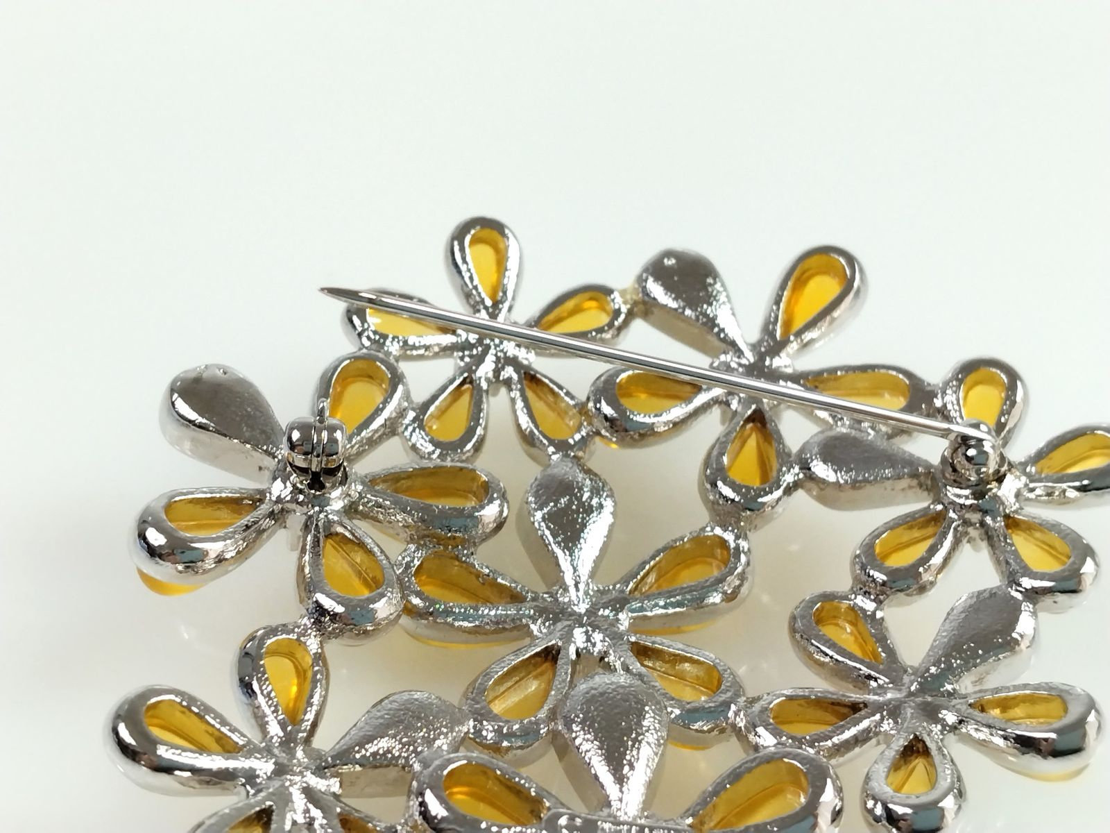 美品 ニナリッチ NINA RICCI 花/フラワー カラーストーン ブローチ 幅