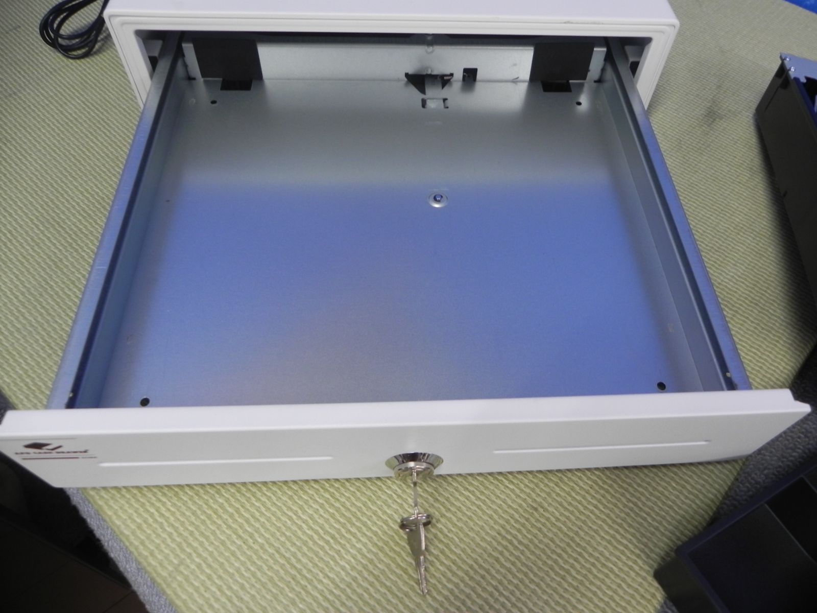 H799☆APG キャッシュ ドロワー レジEKDS448-2-W410-A22 動作品・送料
