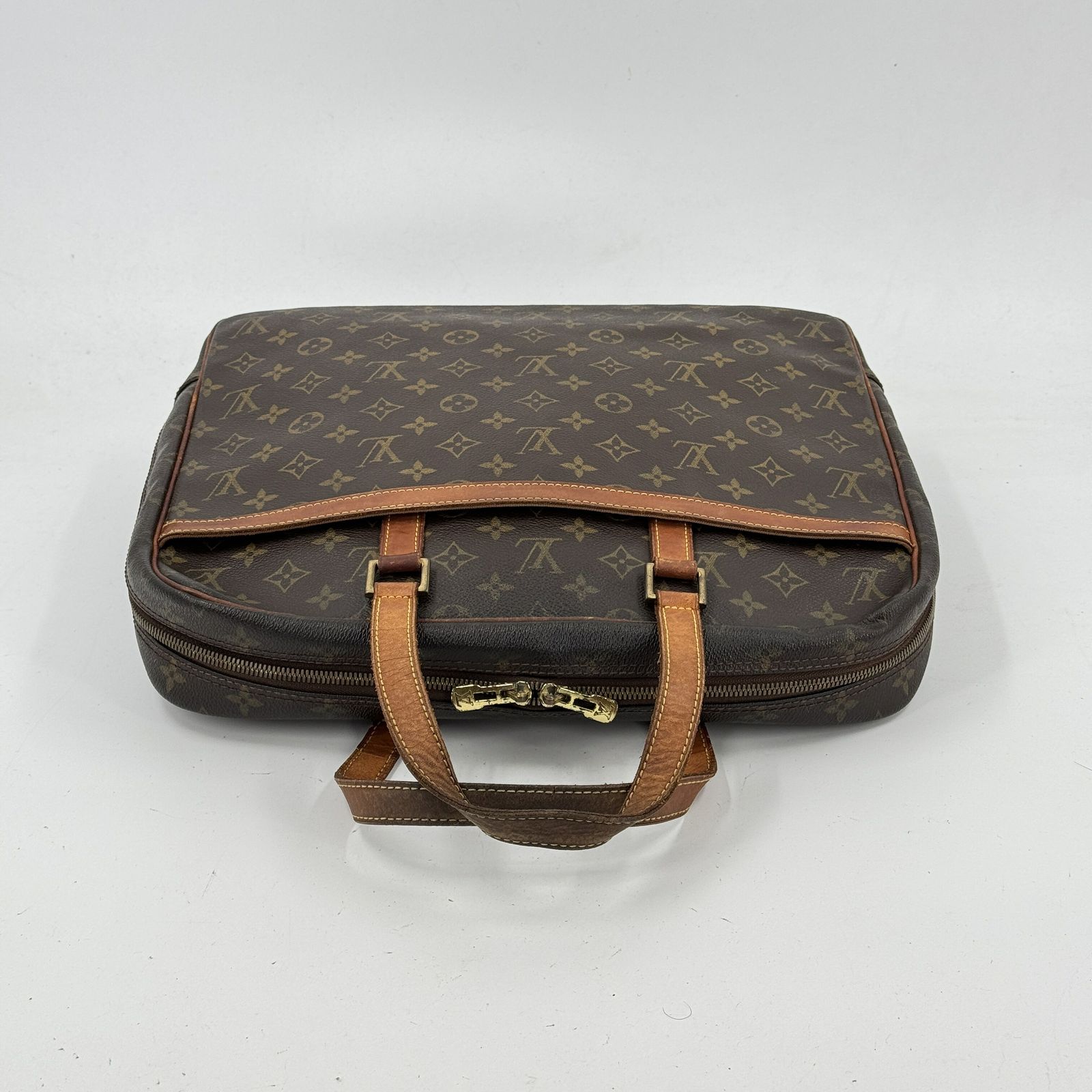LOUIS VUITTON ポルトドキュマン ペガス モノグラムキャンバス