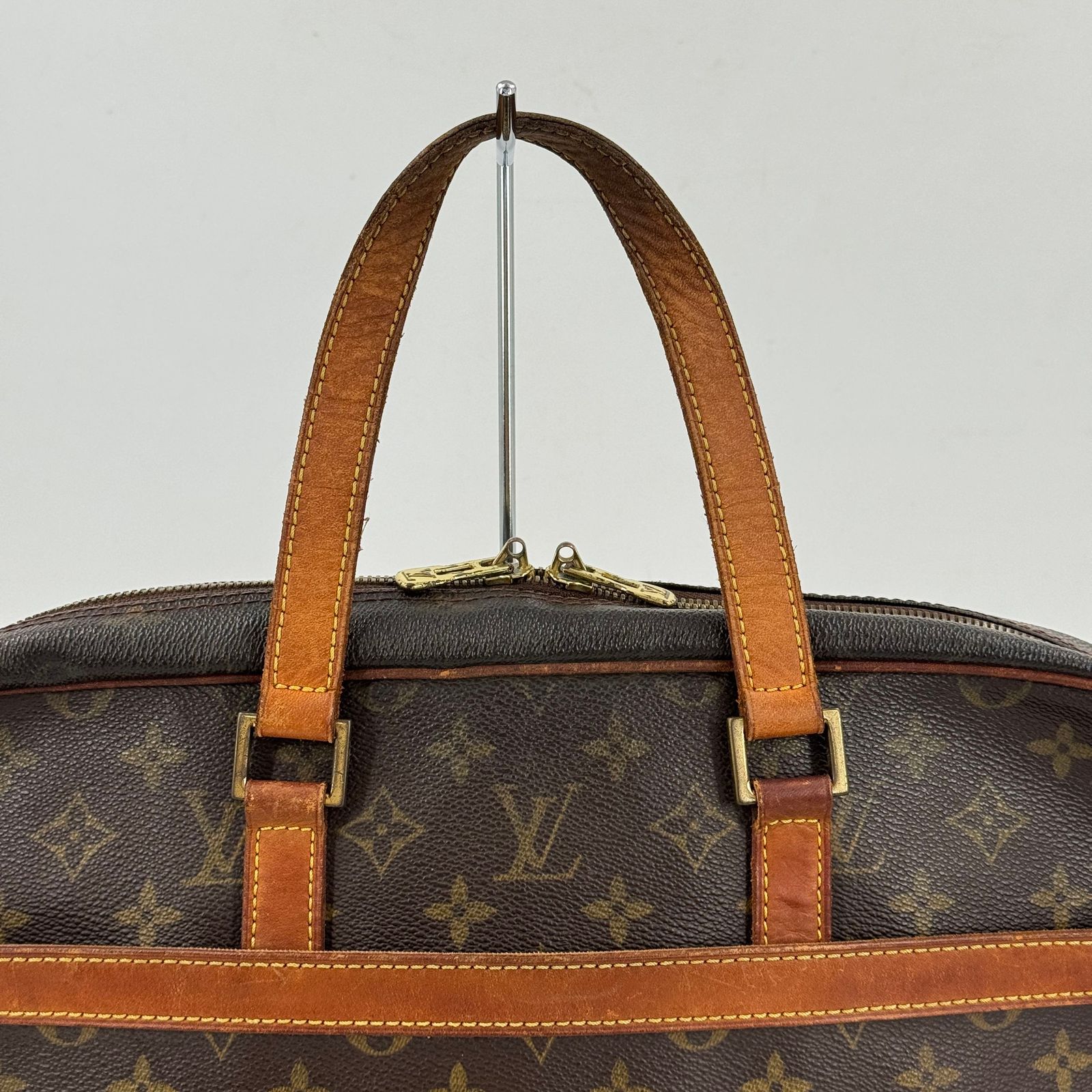 LOUIS VUITTON ポルトドキュマン ペガス モノグラムキャンバス
