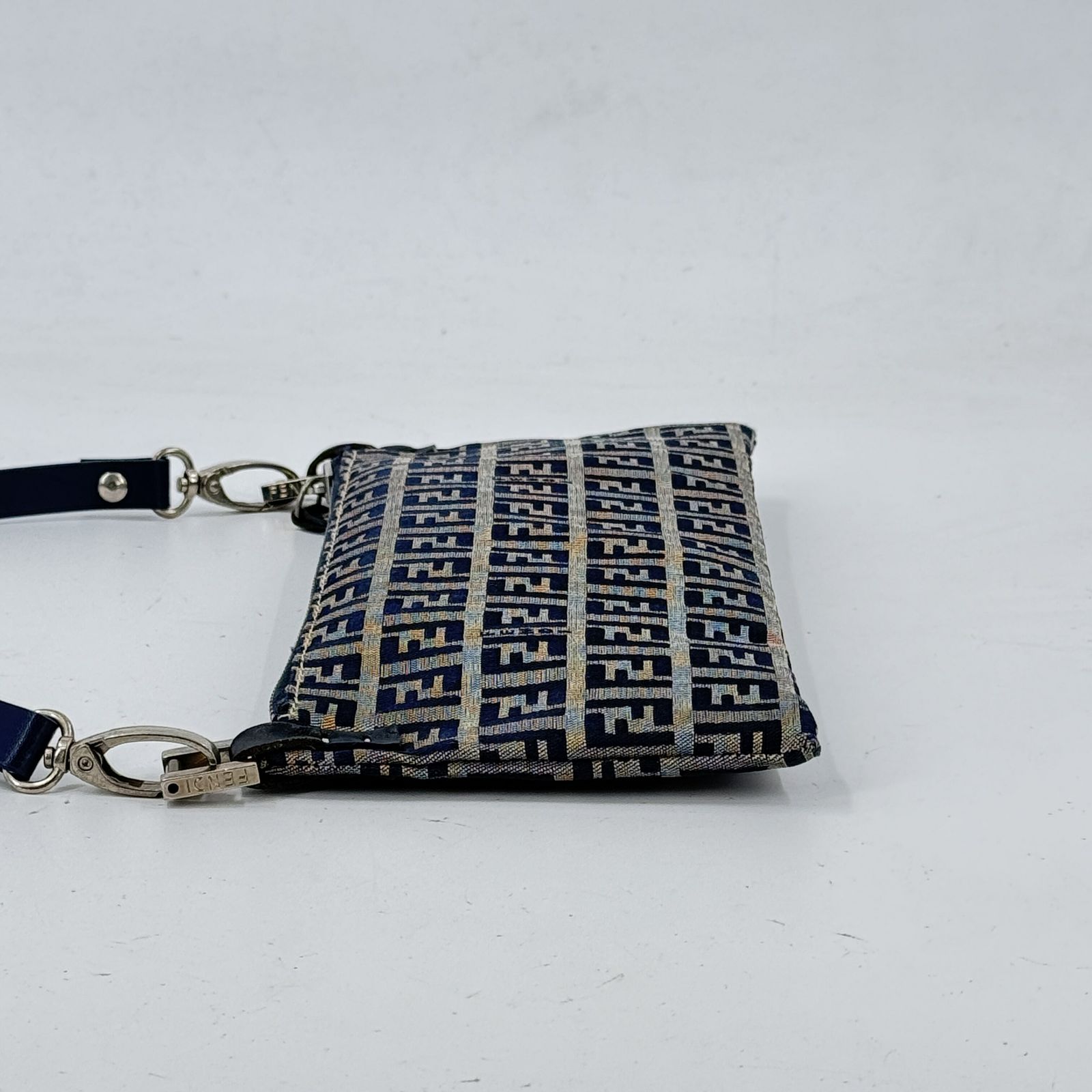 FENDI ズッキーノ キャンバス ミニホーボーバッグ ネイビー