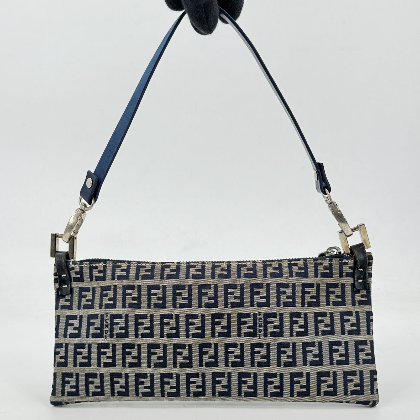 FENDI ズッキーノ キャンバス ミニホーボーバッグ ネイビー