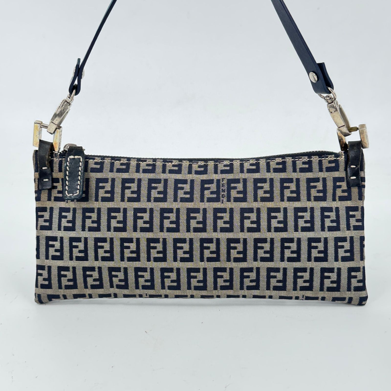 FENDI ズッキーノ キャンバス ミニホーボーバッグ ネイビー