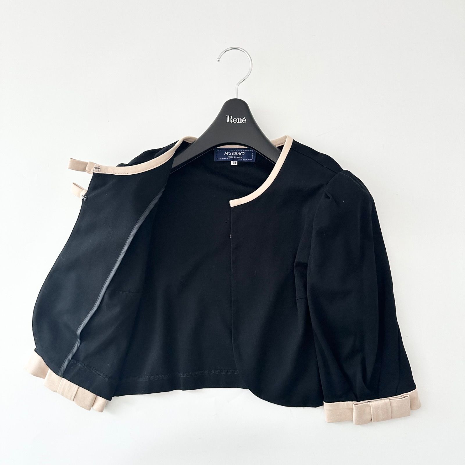 https://assets.mercari-shops-static.com/-/large/plain/2JTiQTLC8W9hp83TJthcSi.jpg@jpg