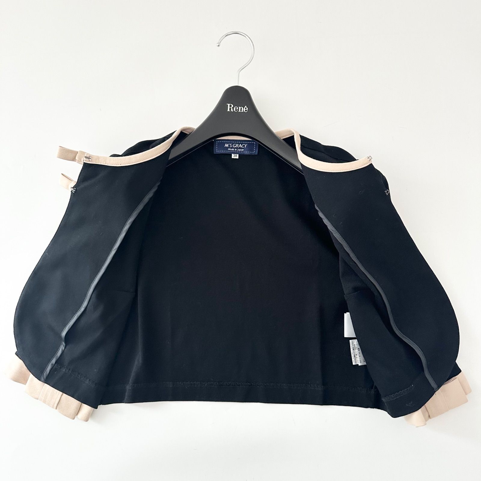 https://assets.mercari-shops-static.com/-/large/plain/2JTiQTTzqfWfbyhRiNp2YW.jpg@jpg