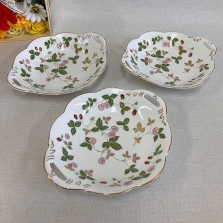 WEDGWOOD ワイルドストロベリー プレート3枚 - メルカリ