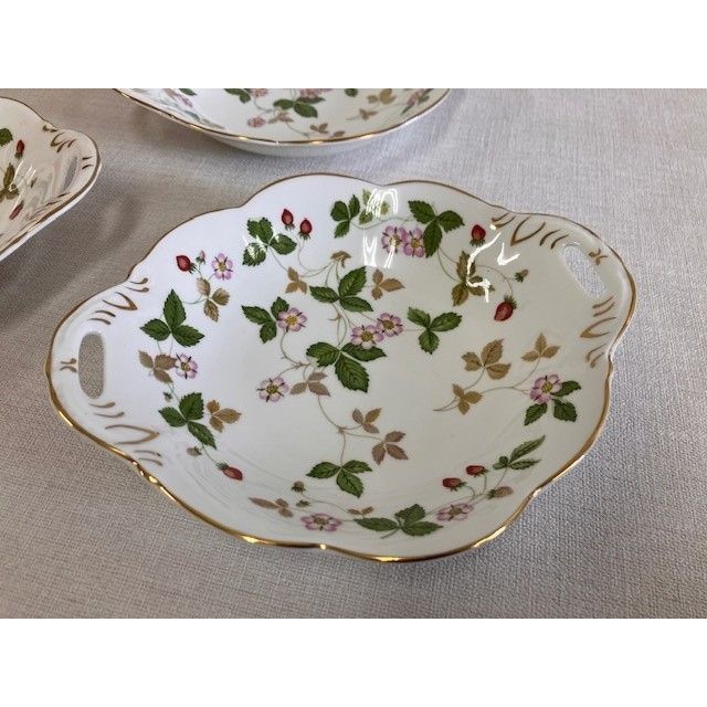 WEDGWOOD ワイルドストロベリー プレート3枚 - メルカリ